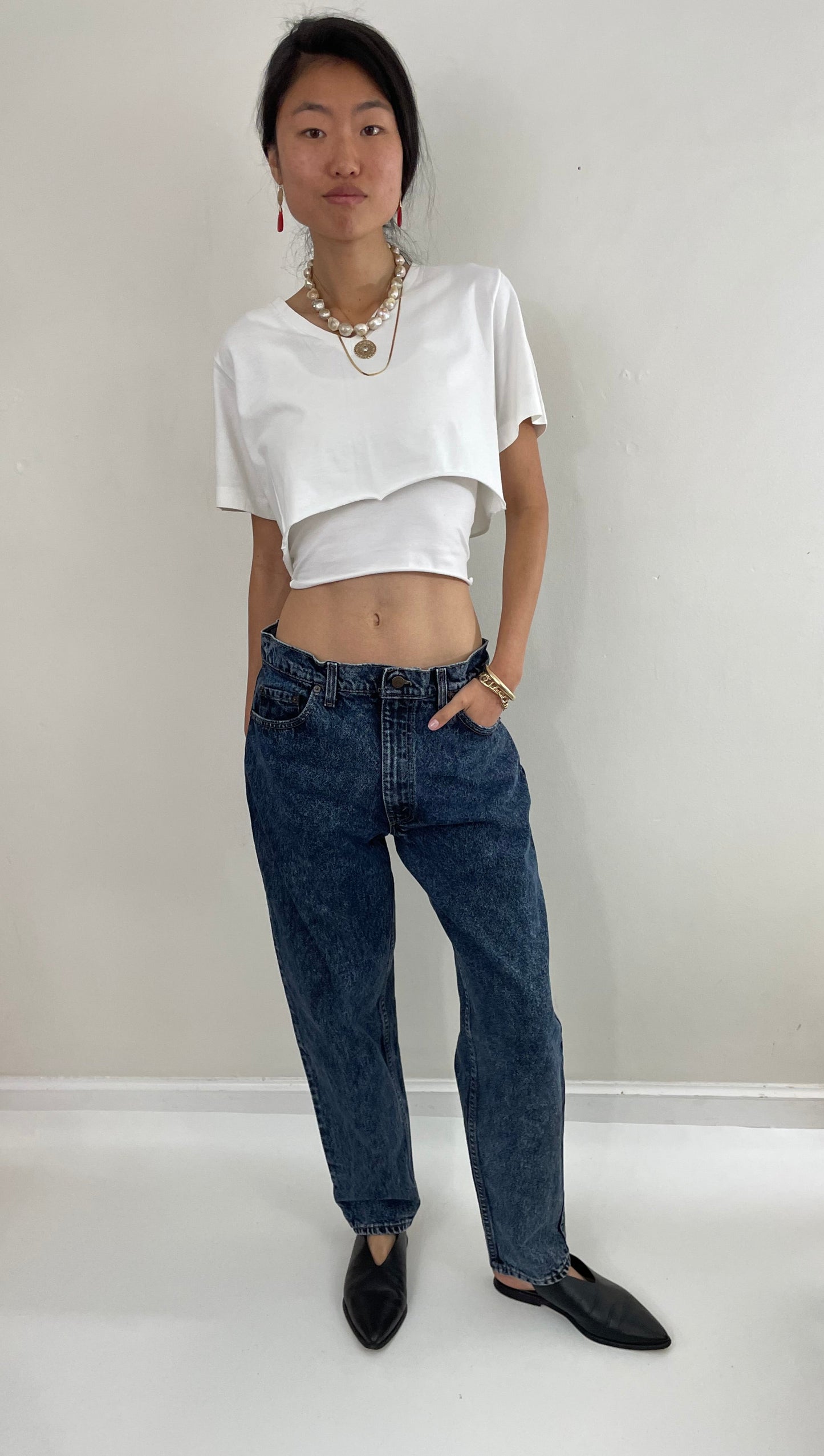 Vintage 80s Levi's dark acid wash high waisted red tab zipper fly Dad boyfriend jeans Made in USA size 33 x 29