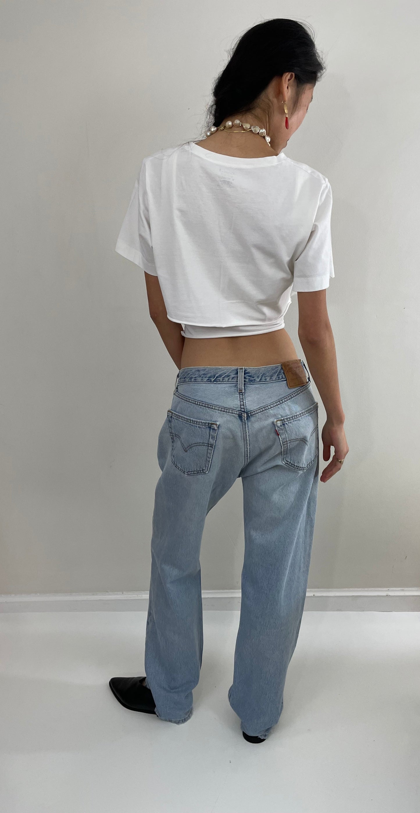 34 Vintage 80s Levis 501 button fly soft faded tall boyfriend baggy Levis jeans made in USA size 34 x 31