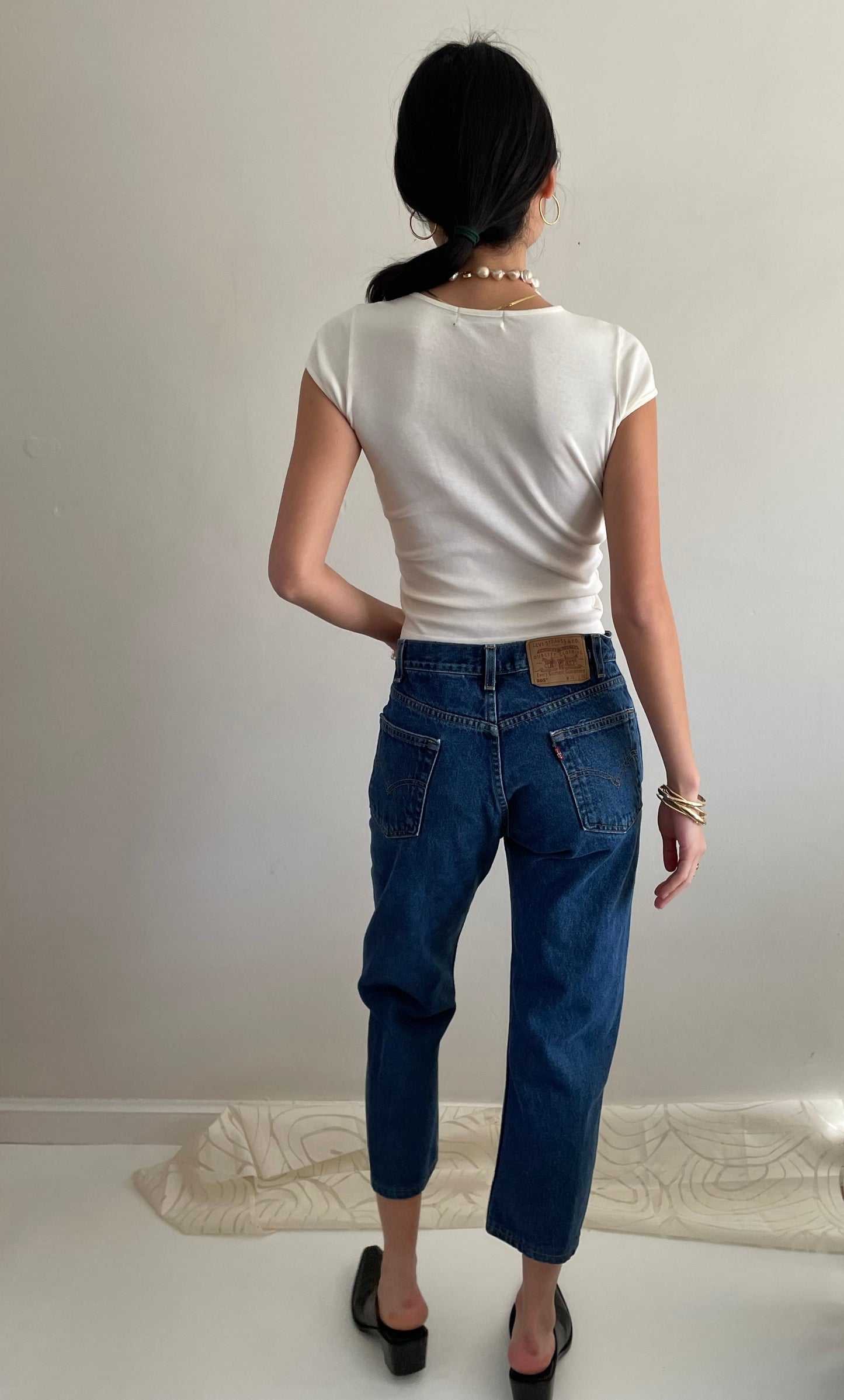 vintage Levi's 505 dark wash zipper fly cowboy boyfriend boot leg Levis jeans 30