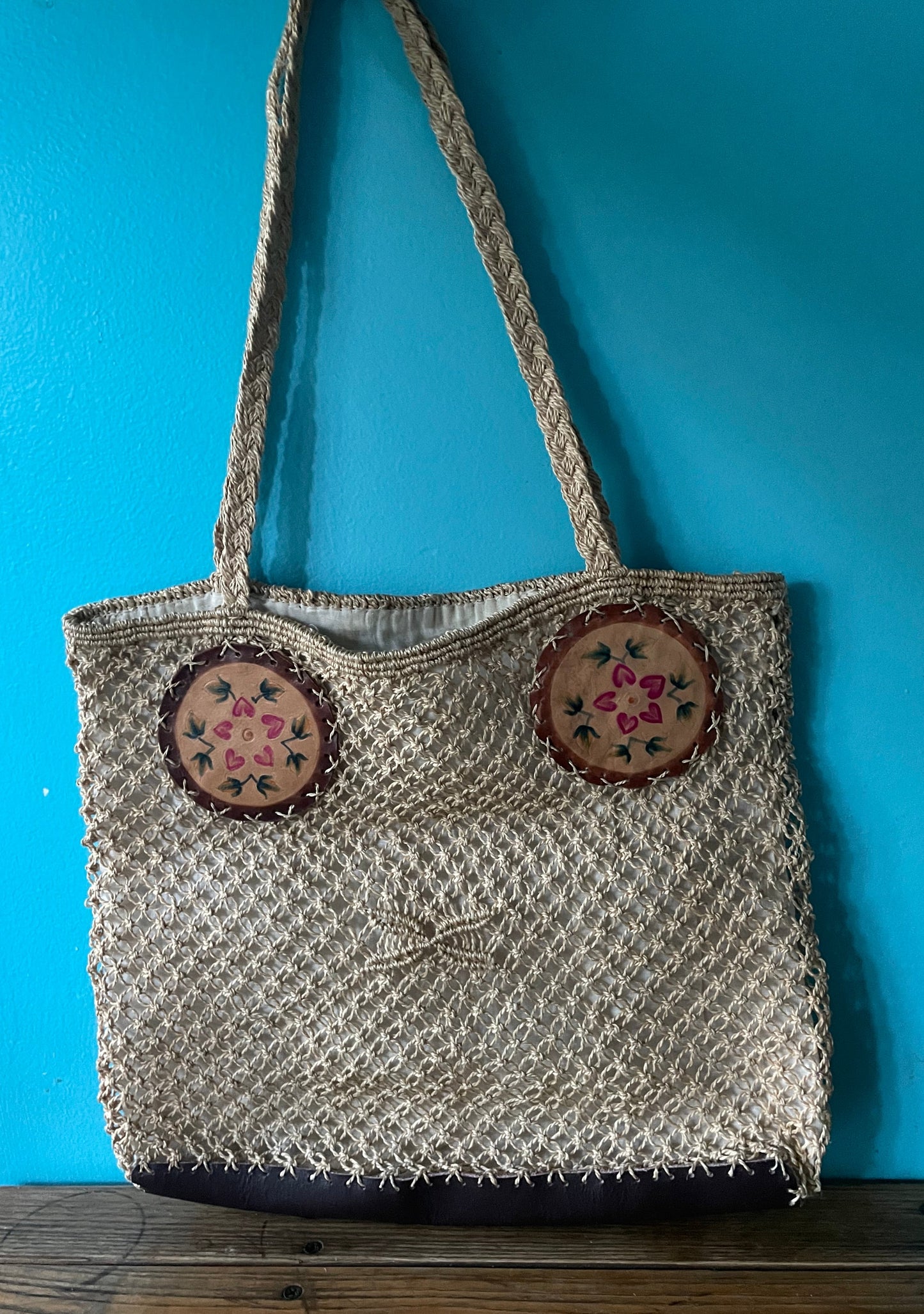 Vintage macrame tote bag with tooled leather medallions | vintage shoulder cotton macrame beach tote market bag