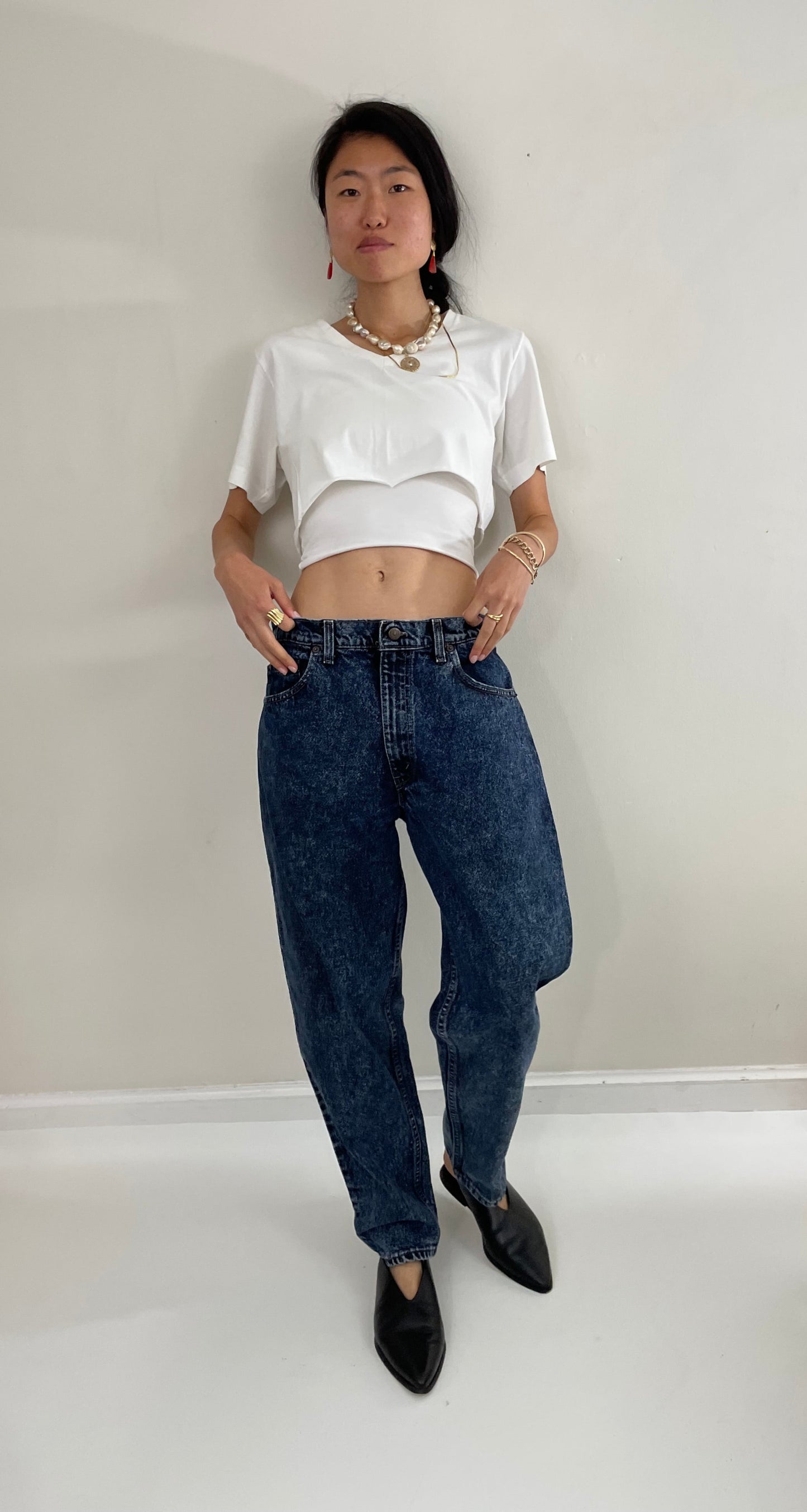 Vintage 80s Levi's dark acid wash high waisted red tab zipper fly Dad boyfriend jeans Made in USA size 33 x 29