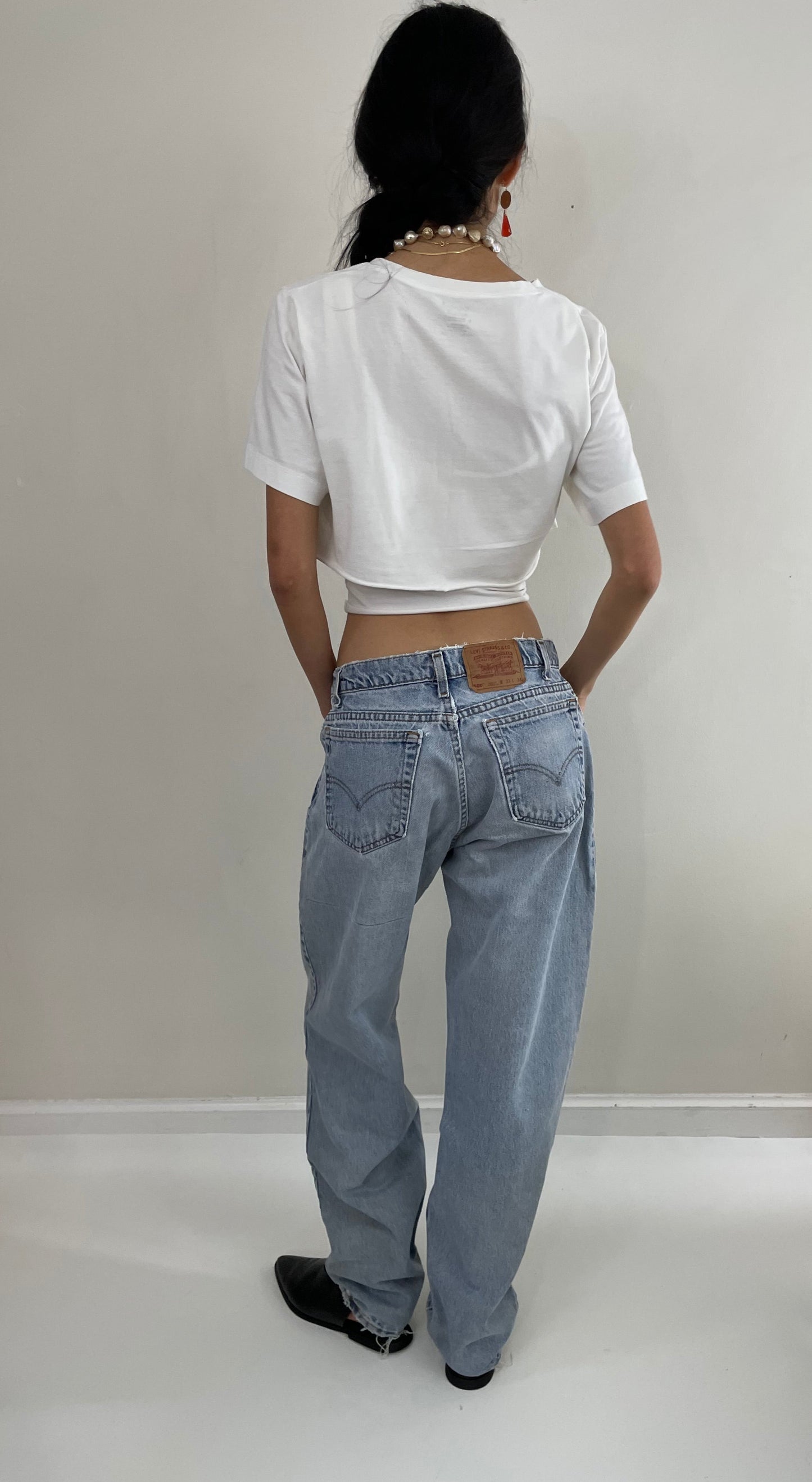 vintage 80s Levi's 560 faded loose fit relaxed Tall Levis jeans made in USA size 31 x 34