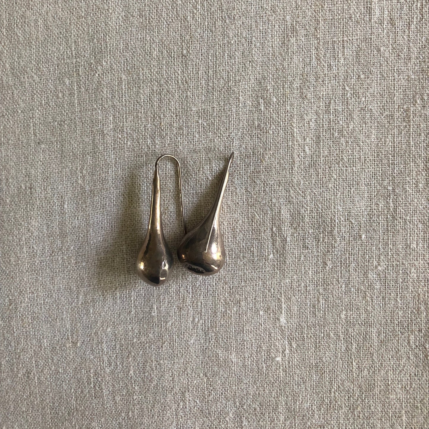 vintage 90s Taxco sterling silver 925 handcrafted puffy drop teardrop dangle pierced earrings Mexico Taxco