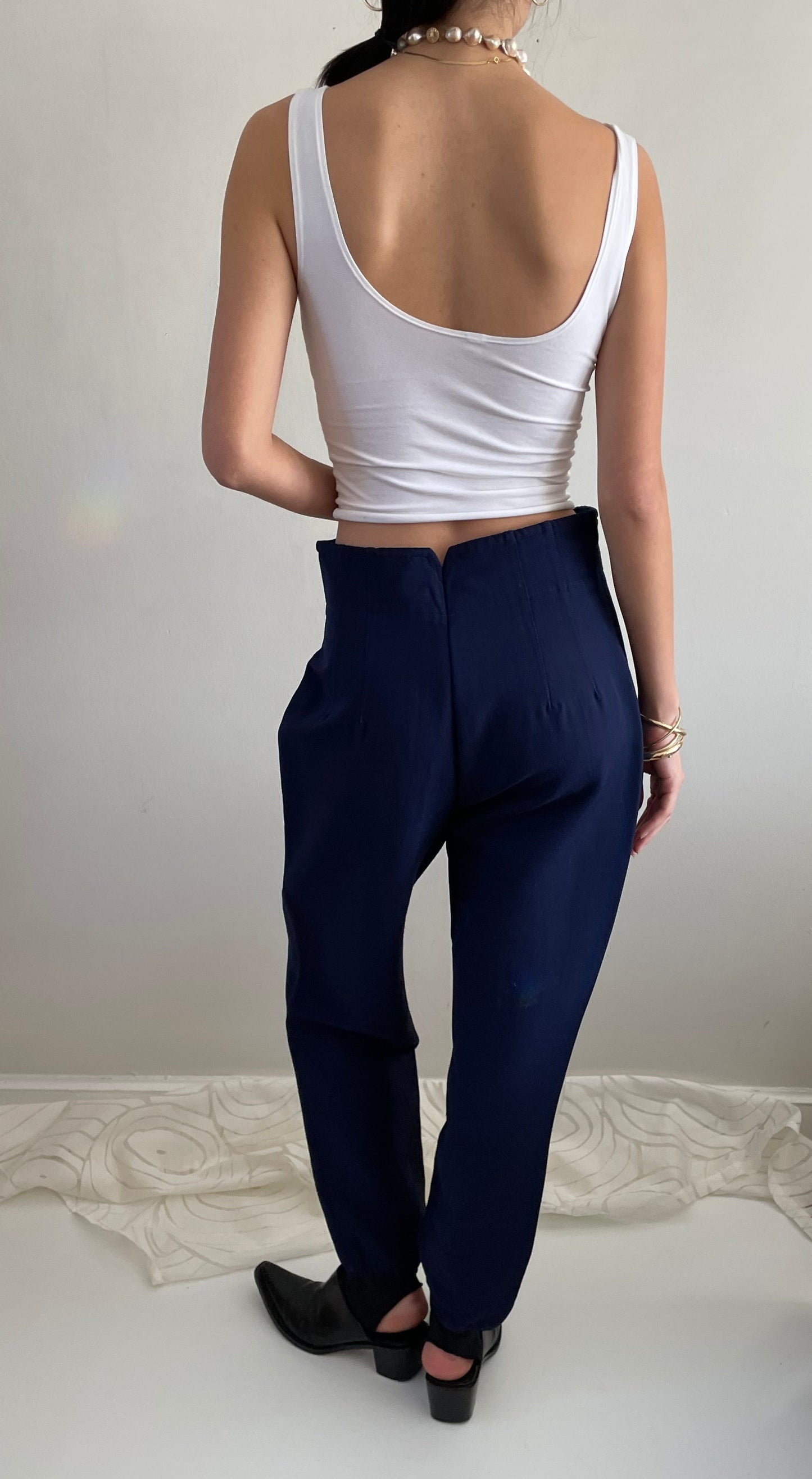 vintage Bogner navy blue ski snow pants Made in USA thick stretch snow bunny high waisted stirrup ski pants | Large