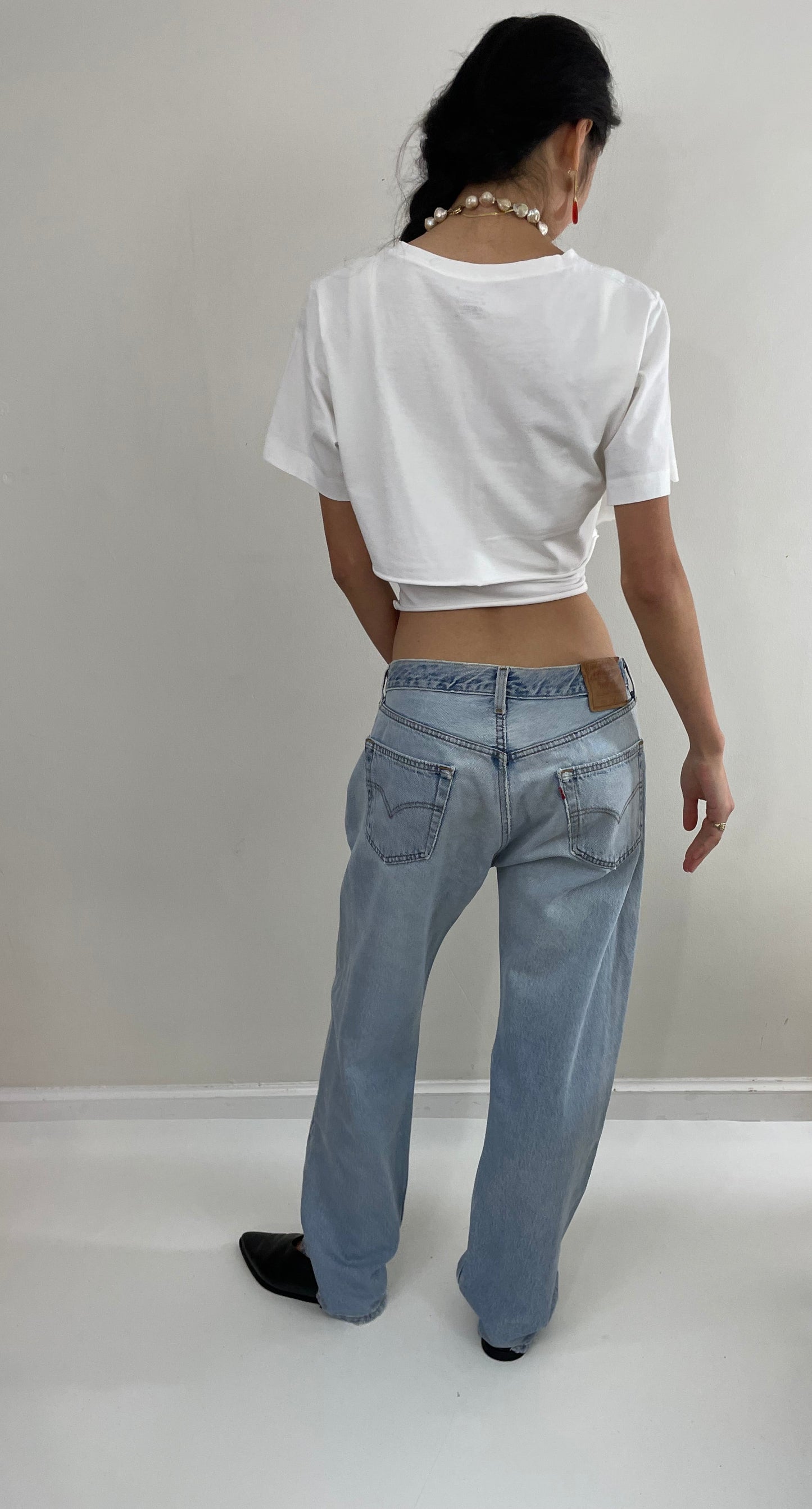 34 Vintage 80s Levis 501 button fly soft faded tall boyfriend baggy Levis jeans made in USA size 34 x 31