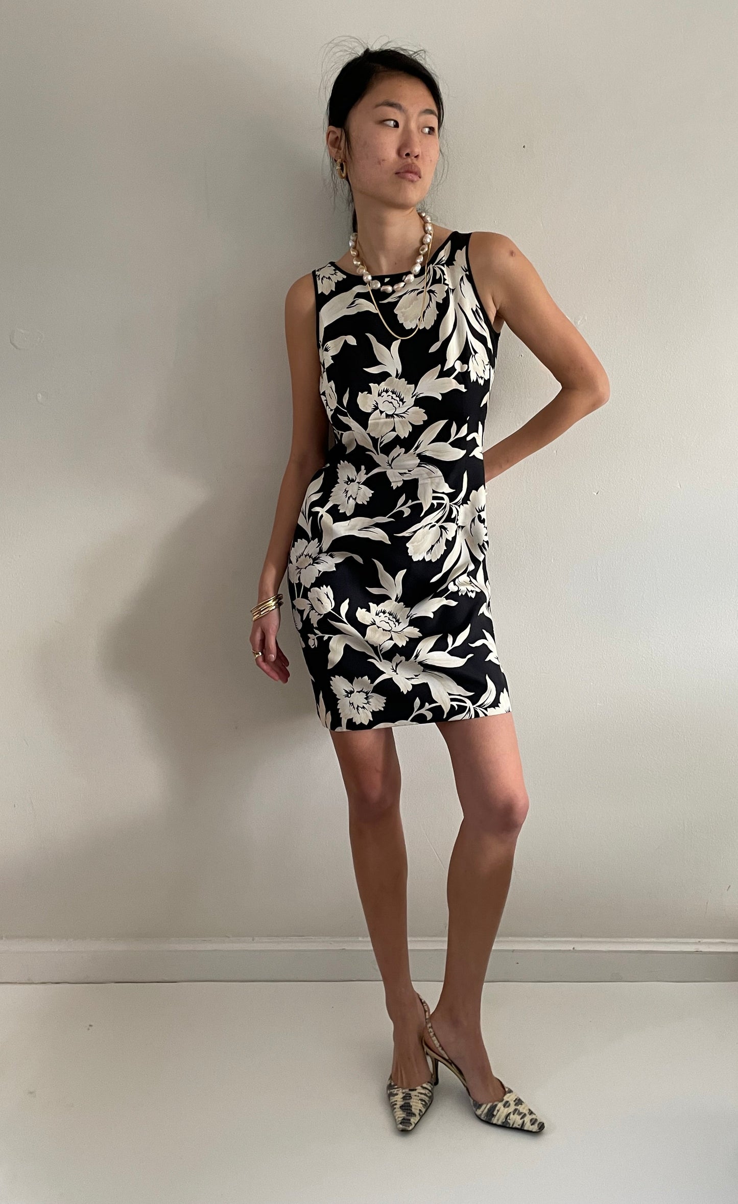 vintage 90s 100% silk black oatmeal floral mini sleeveless mini shift dress Small