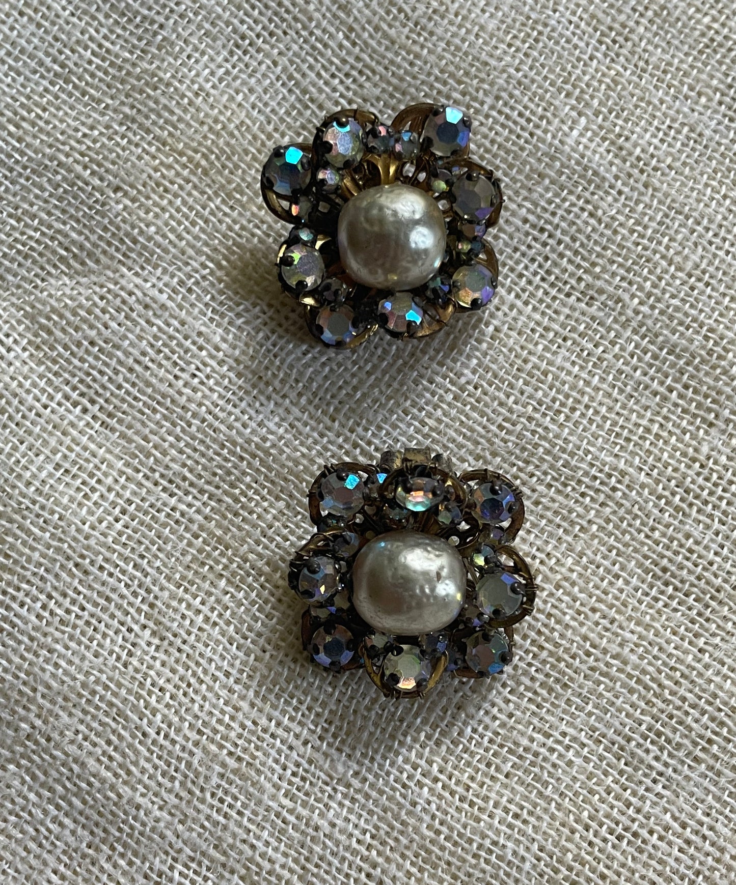 vintage 40s Miriam Haskell Signed Baroque Pearl Crystal Clip On Ornate Filigree Earrings Jewelry
