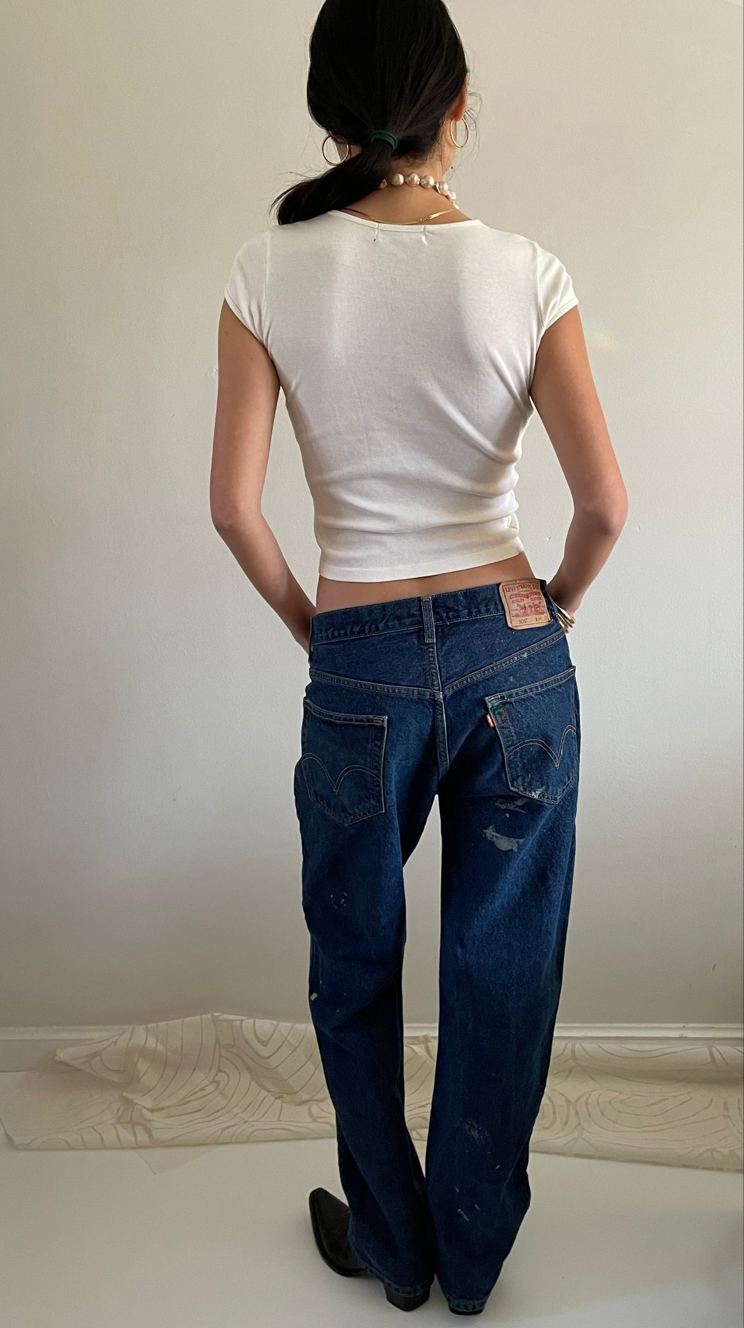 vintage Levi's 505 relaxed dark wash baggy wide leg zipper fly Levis jeans 32 x 32