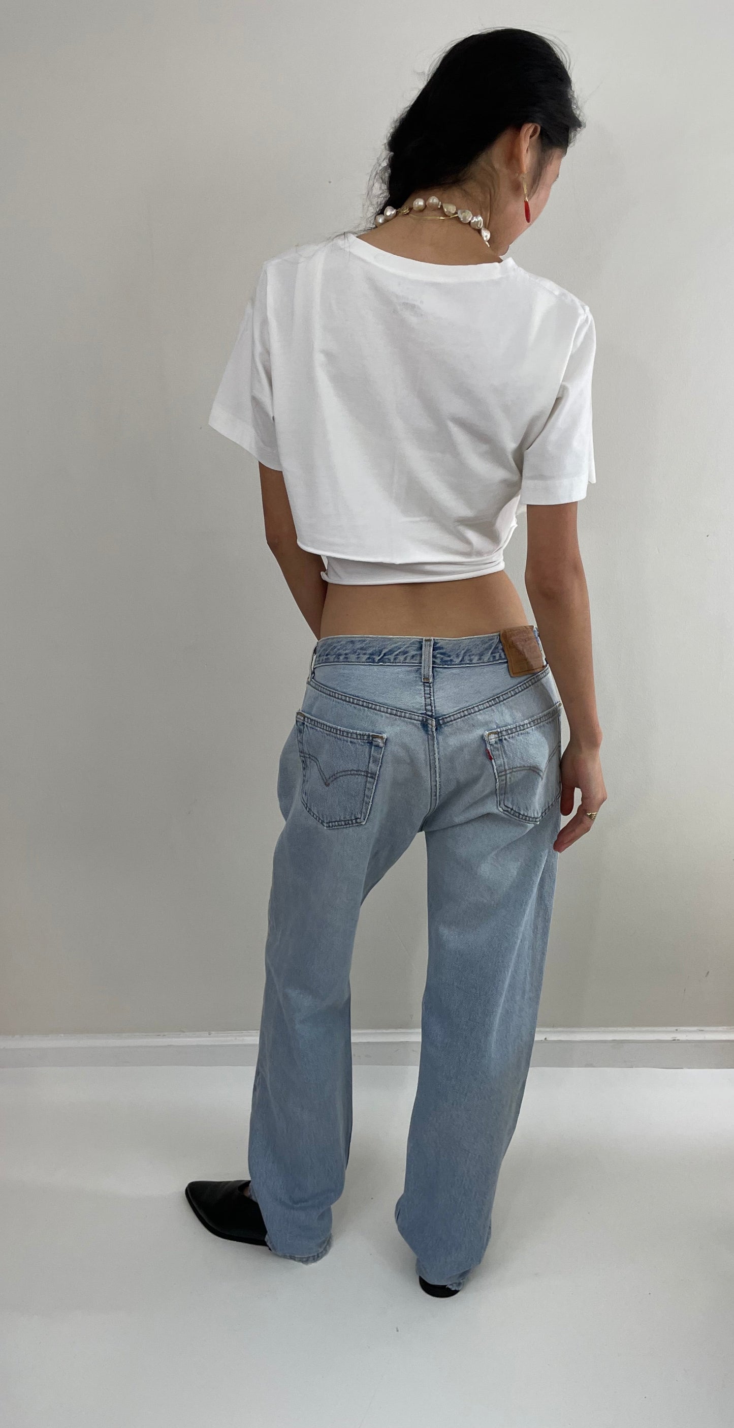 34 Vintage 80s Levis 501 button fly soft faded tall boyfriend baggy Levis jeans made in USA size 34 x 31