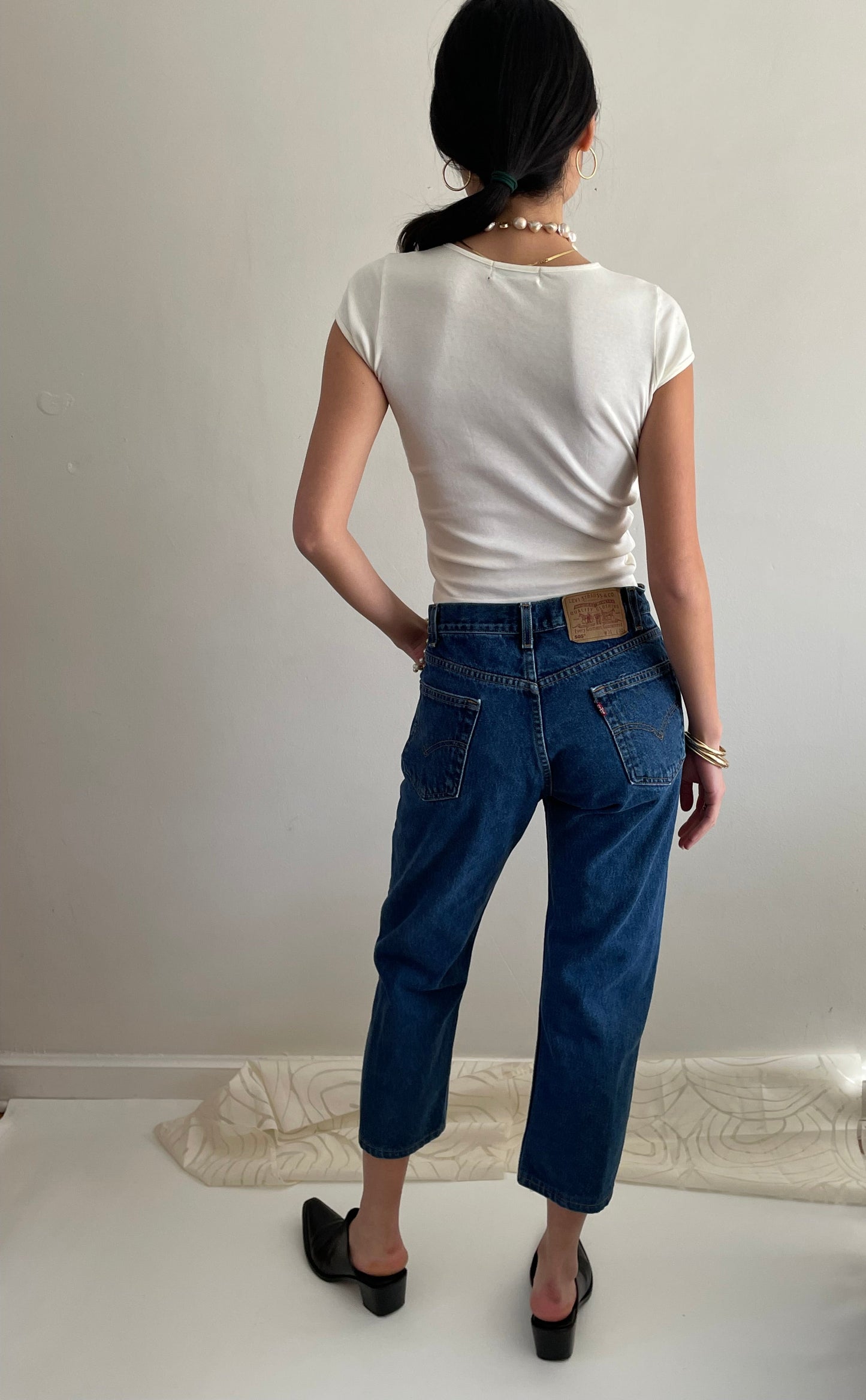 vintage Levi's 505 dark wash zipper fly cowboy boyfriend boot leg Levis jeans 30