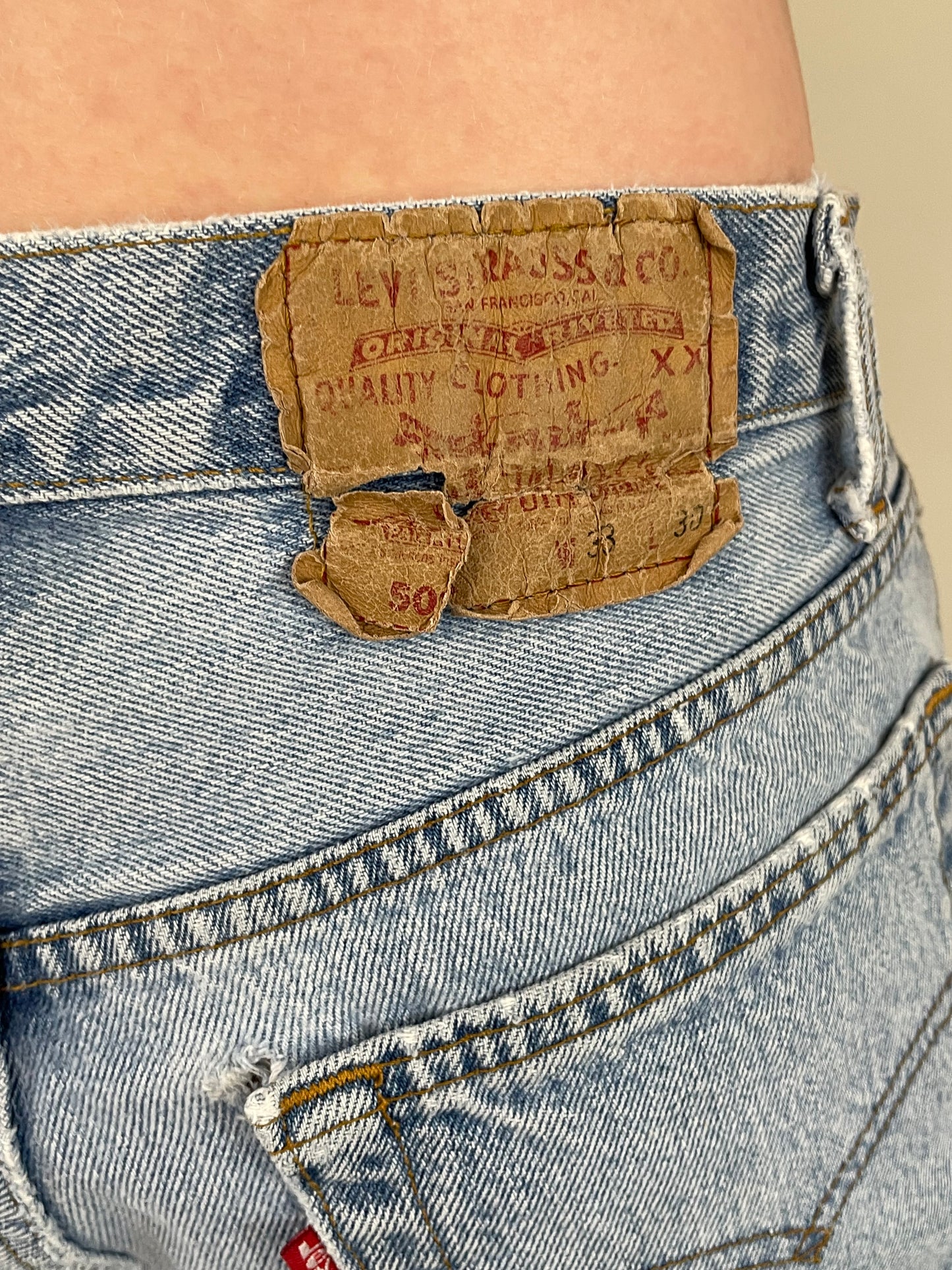 vintage 70s Levi's 501 faded button fly boyfriend Levis red tab jeans 30 x 29