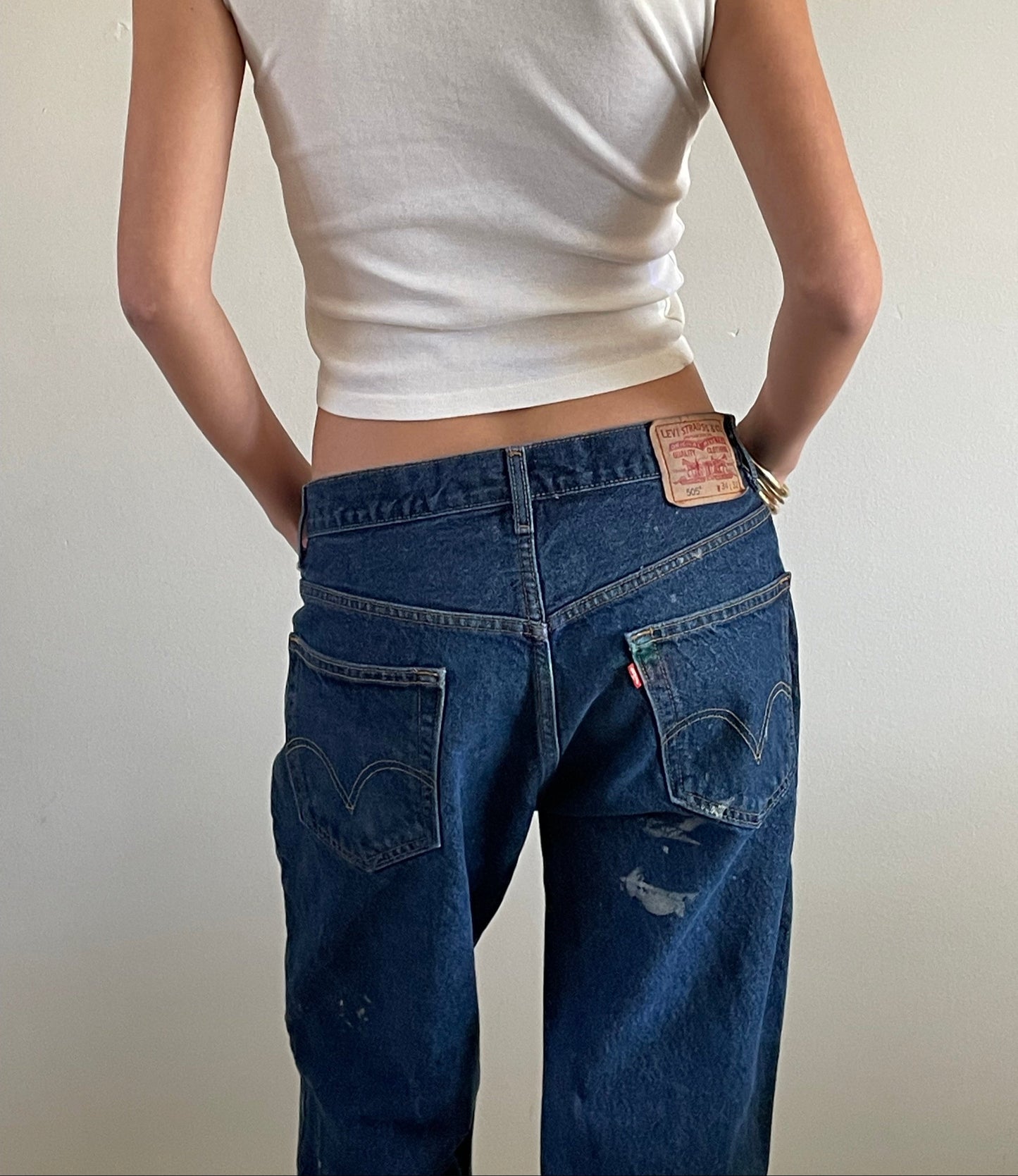 vintage Levi's 505 relaxed dark wash baggy wide leg zipper fly Levis jeans 32 x 32