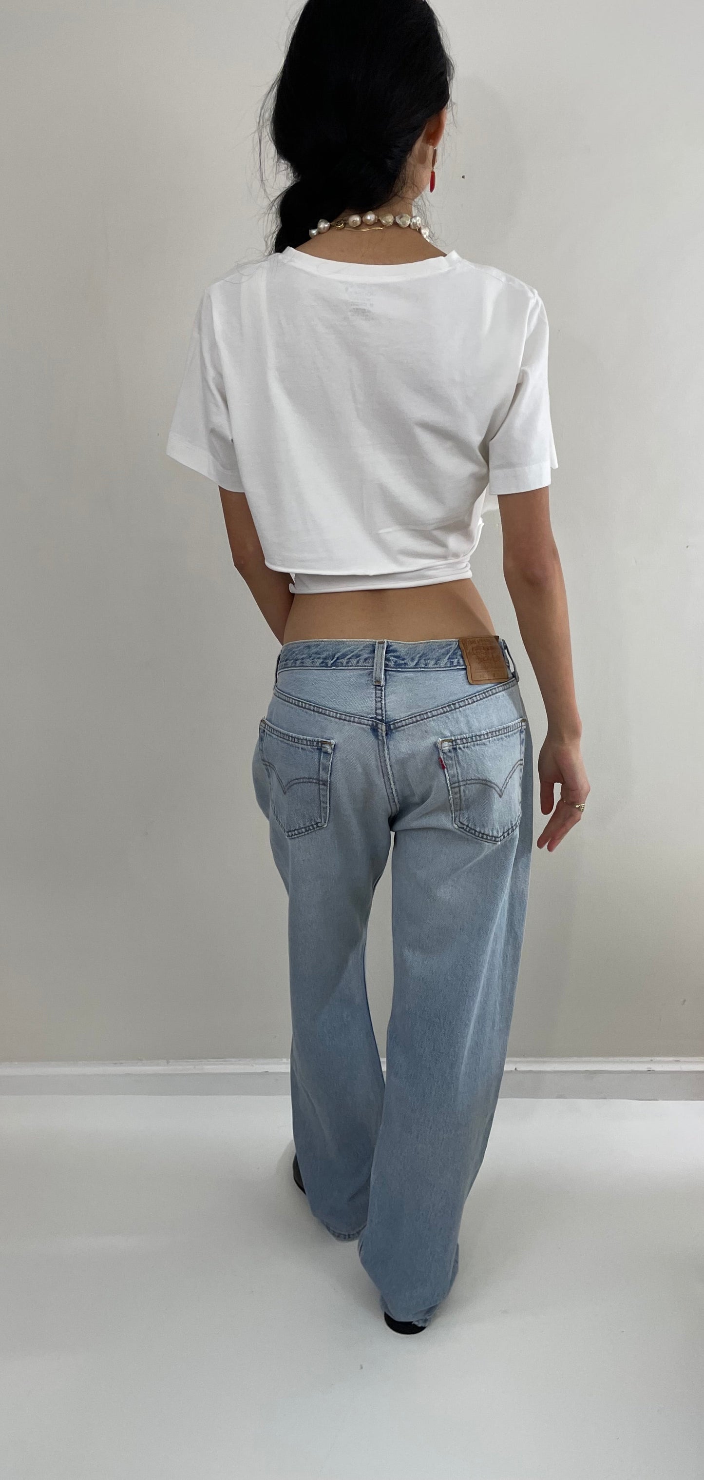 34 Vintage 80s Levis 501 button fly soft faded tall boyfriend baggy Levis jeans made in USA size 34 x 31