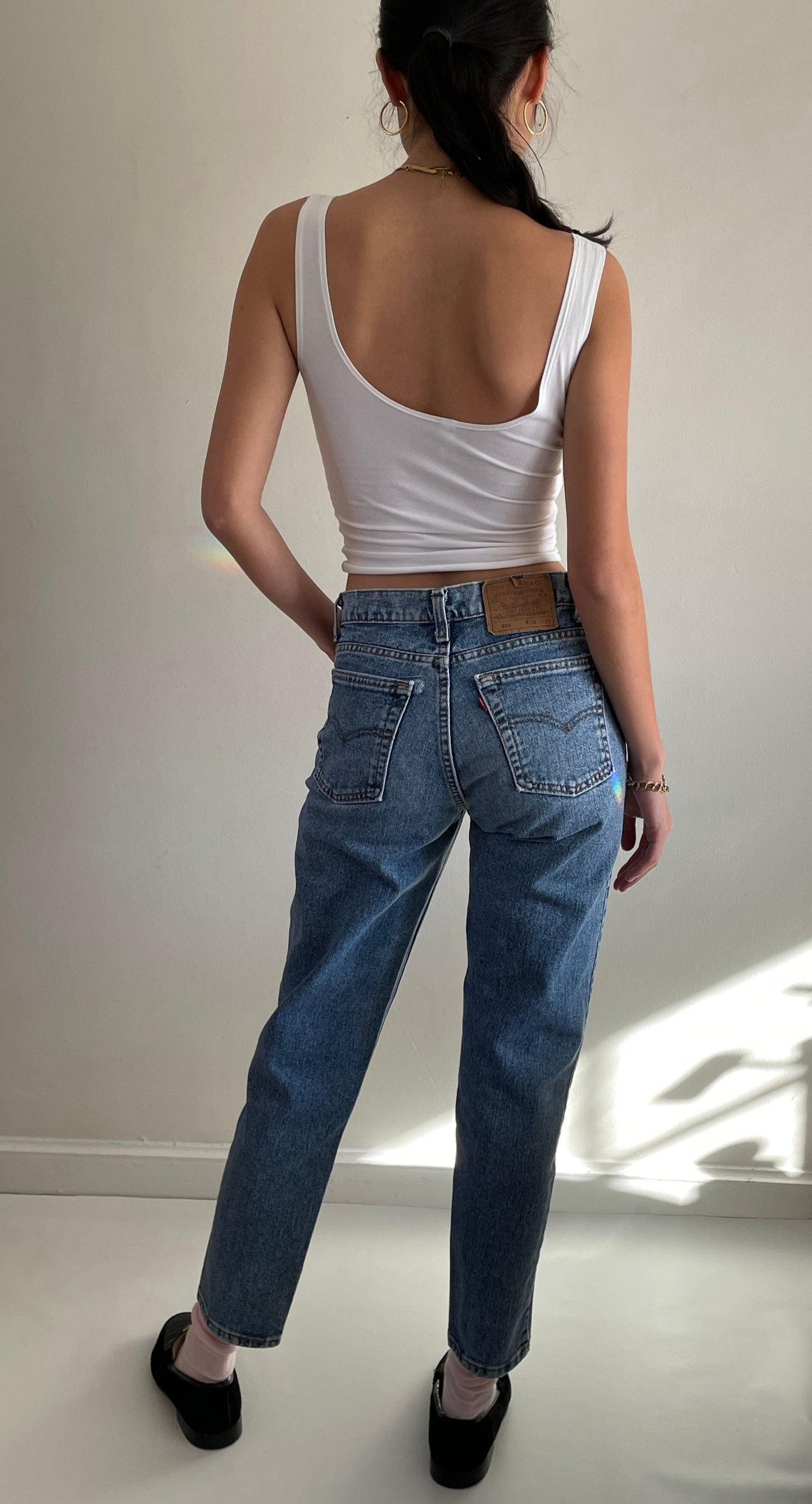 vintage Levi's 550 medium wash boyfriend zipper fly Levis jeans size 28