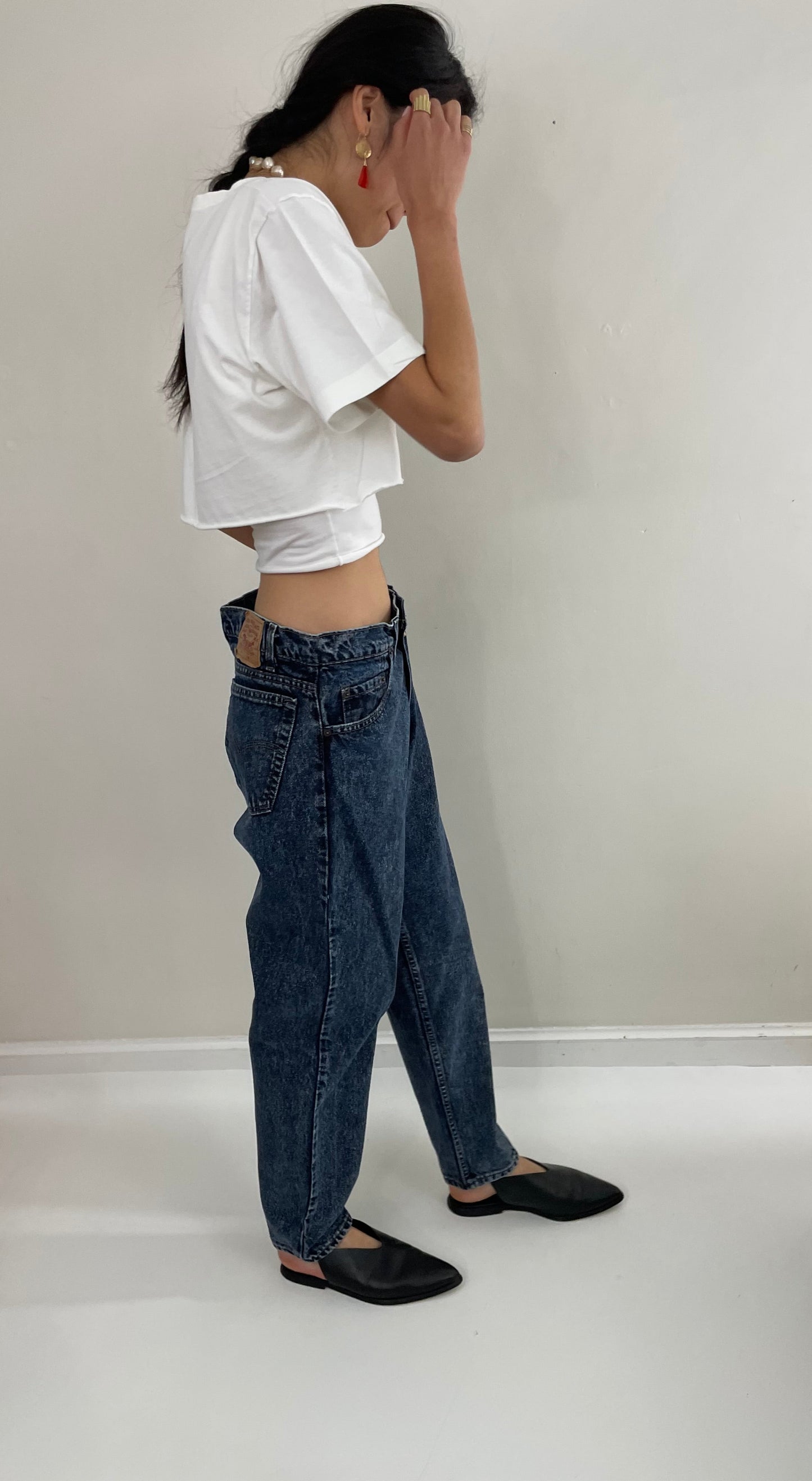 Vintage 80s Levi's dark acid wash high waisted red tab zipper fly Dad boyfriend jeans Made in USA size 33 x 29