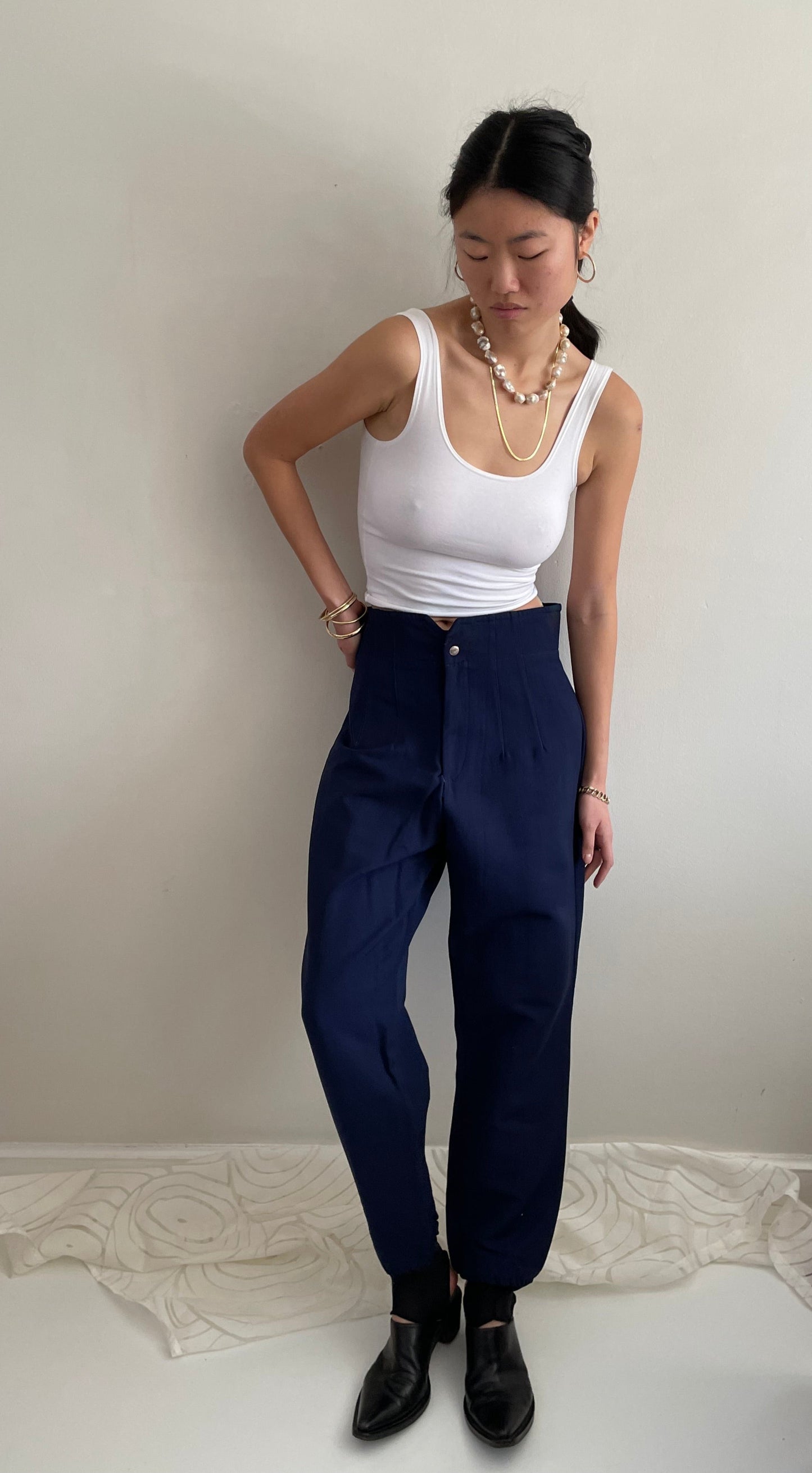 vintage Bogner navy blue ski snow pants Made in USA thick stretch snow bunny high waisted stirrup ski pants | Large