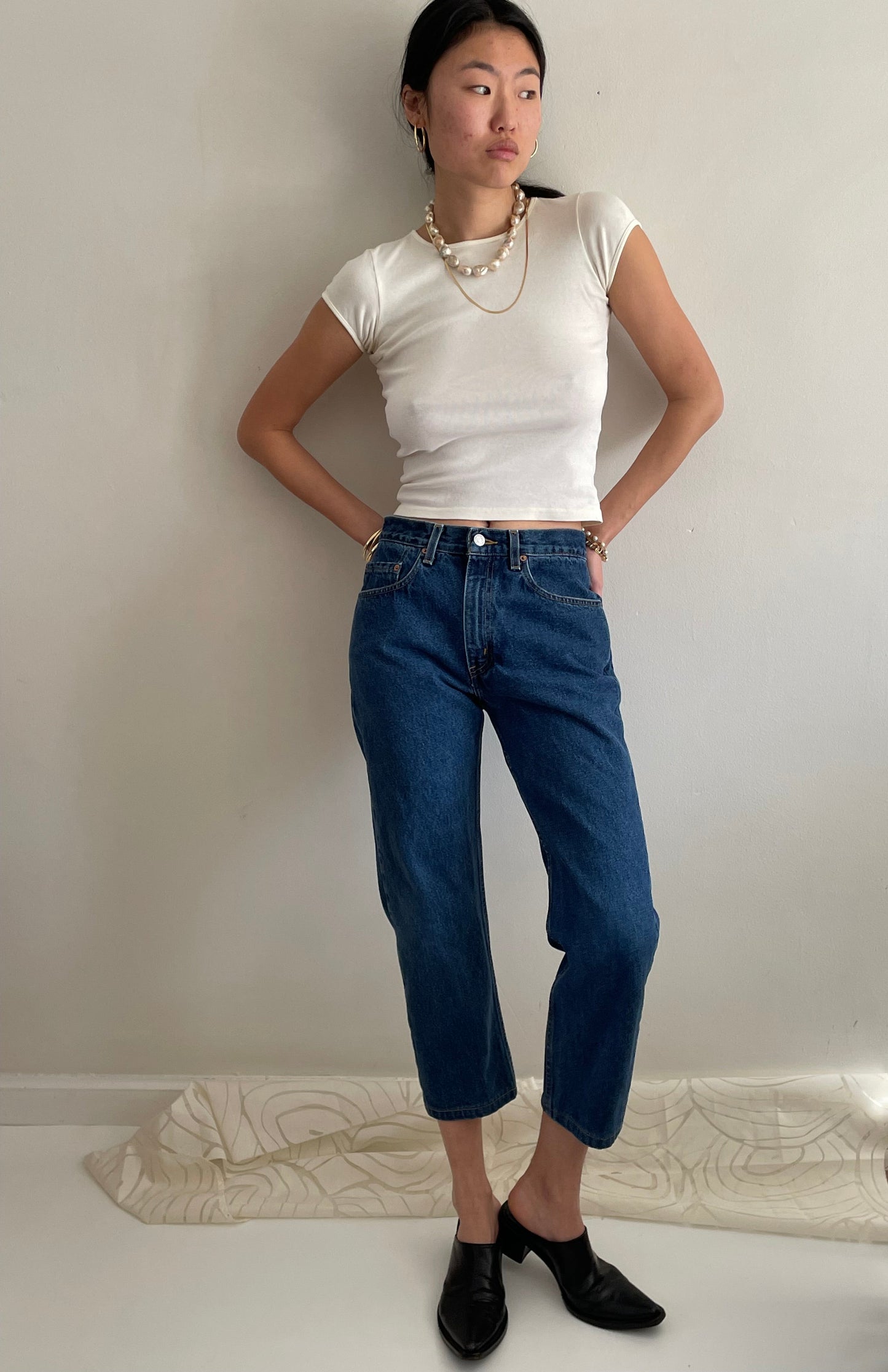 vintage Levi's 505 dark wash zipper fly cowboy boyfriend boot leg Levis jeans 30