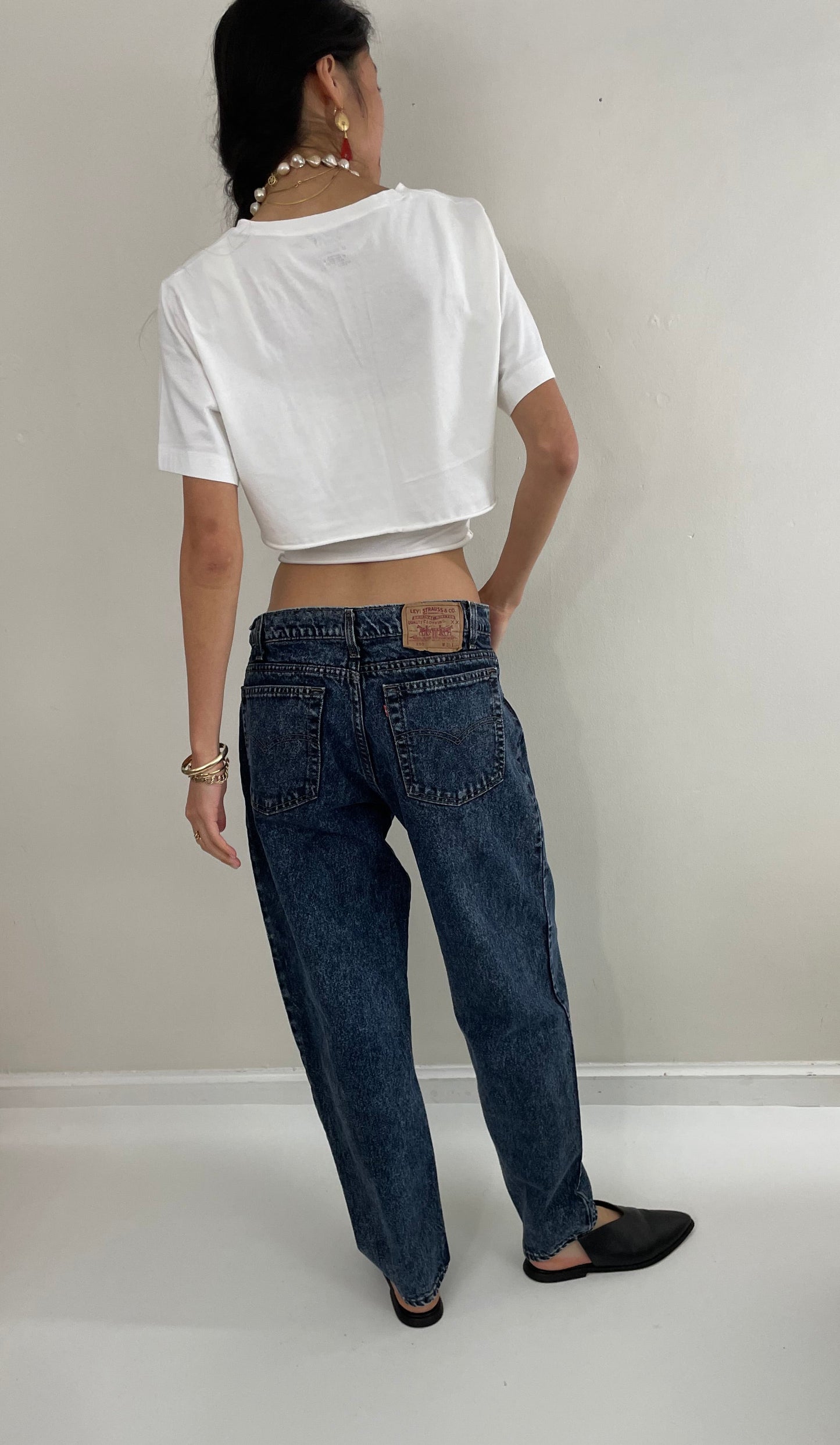 Vintage 80s Levi's dark acid wash high waisted red tab zipper fly Dad boyfriend jeans Made in USA size 33 x 29