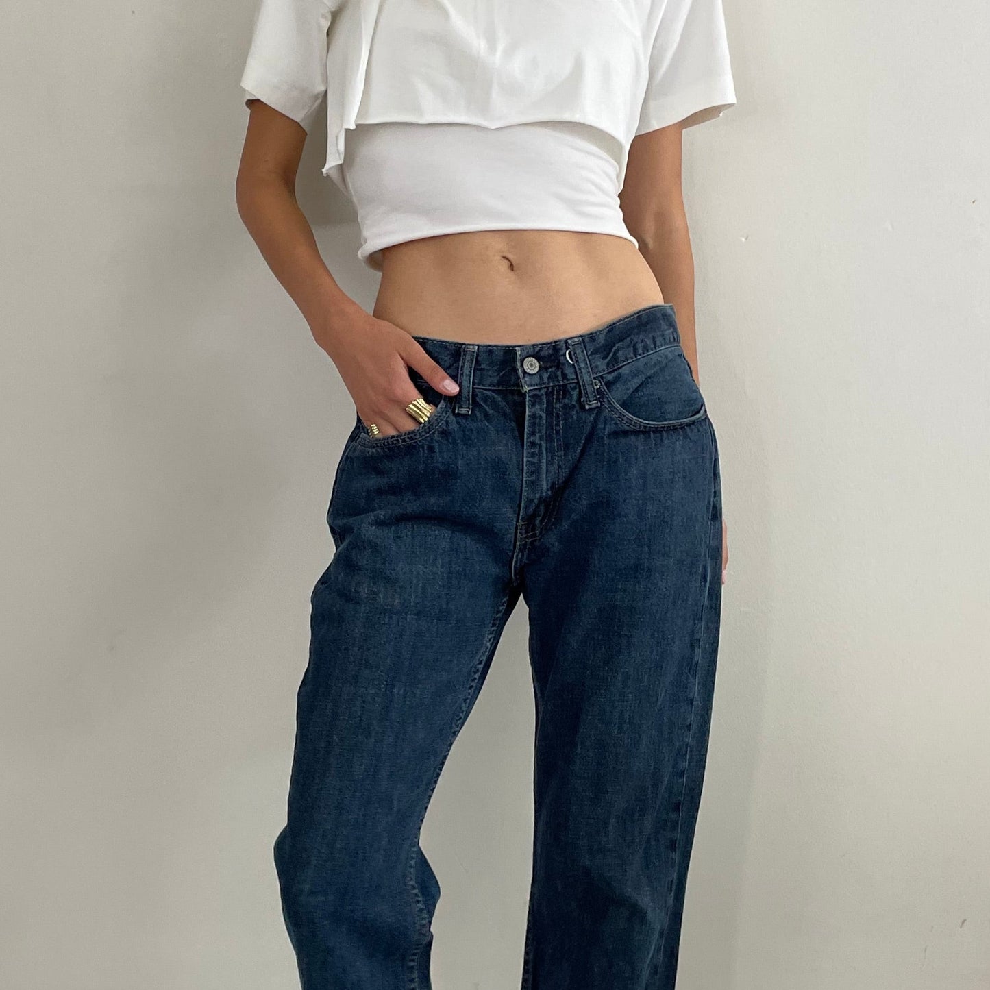 Vintage Y2K Levi's 514 medium dark wash mid rise jeans size 31 x 31