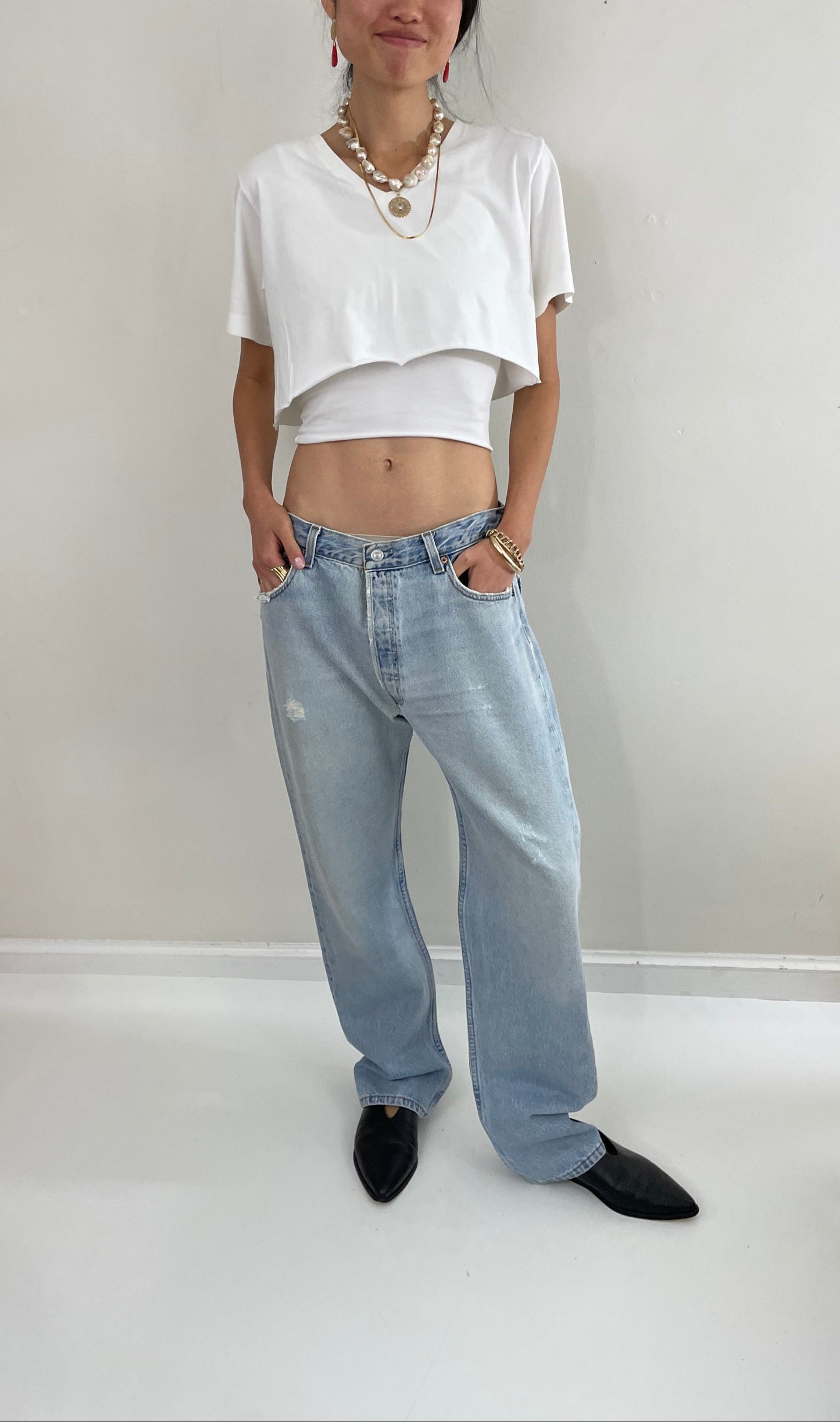 34 Vintage 80s Levis 501 button fly soft faded tall boyfriend baggy Levis jeans made in USA size 34 x 31