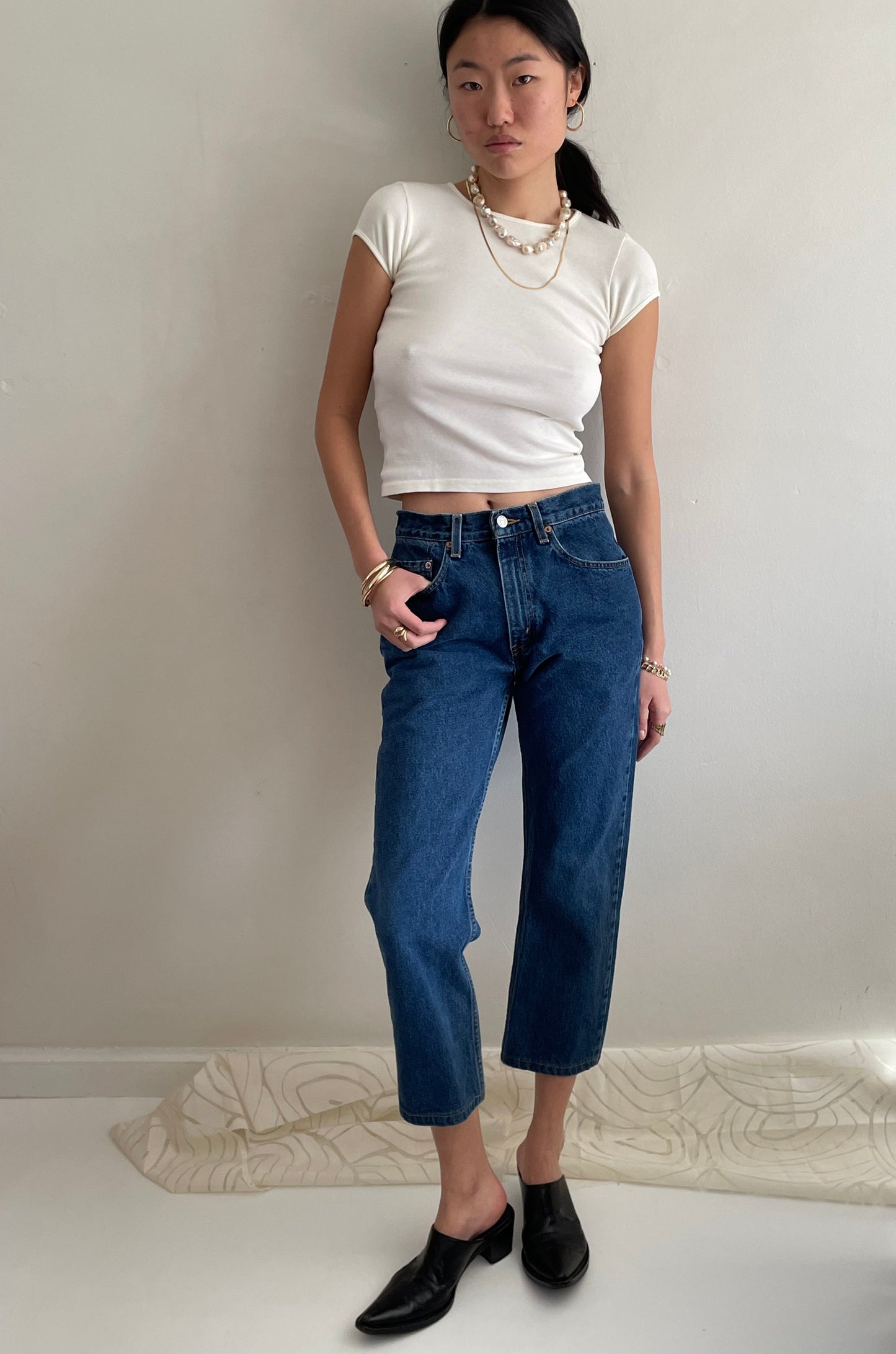 vintage Levi's 505 dark wash zipper fly cowboy boyfriend boot leg Levis jeans 30
