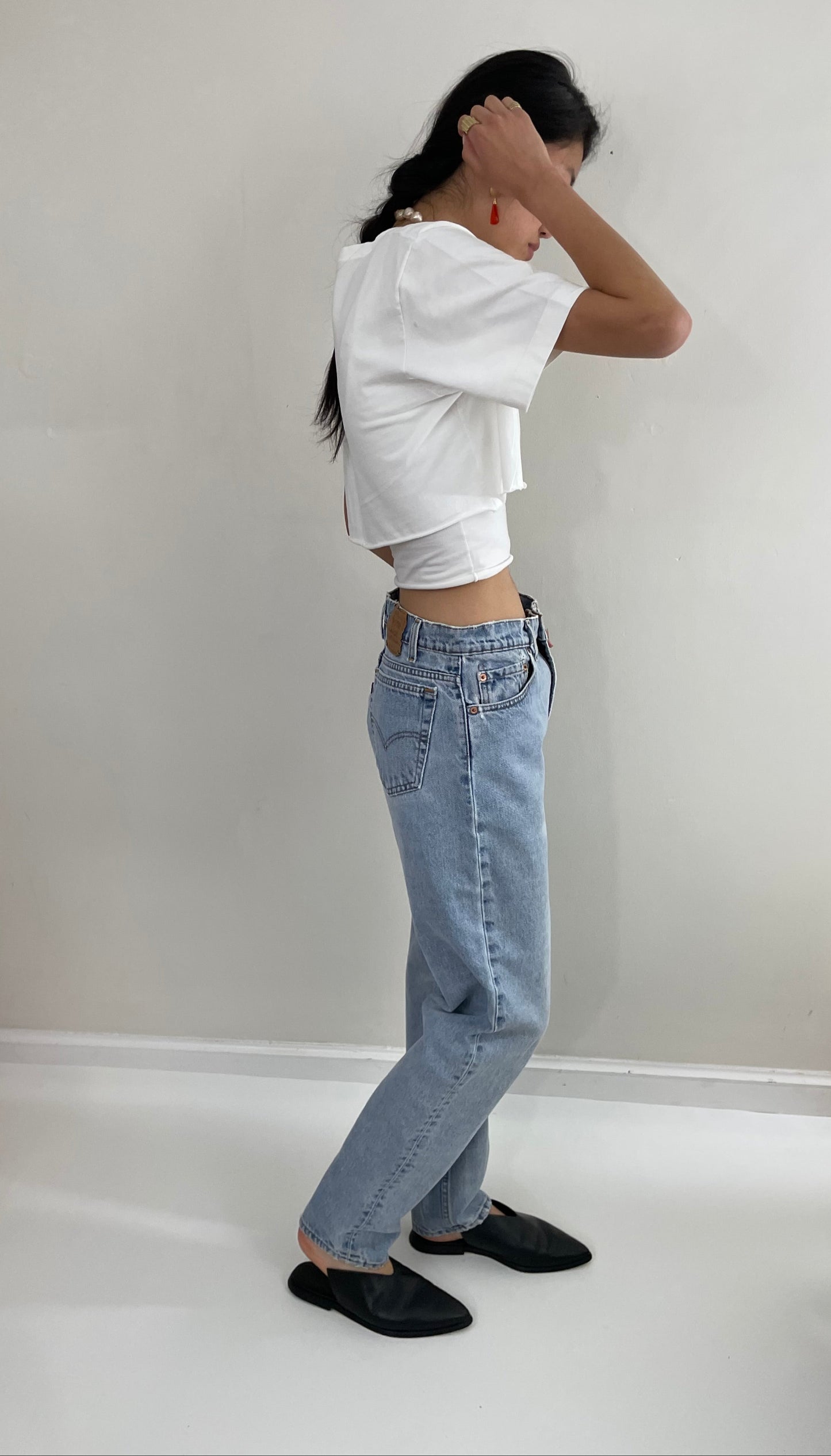 Vintage Levi's faded soft boyfriend relaxed fit high waisted zipper fly red tab light wash Levis 550 Dad jeans made in USA size Waist 31 x 33
