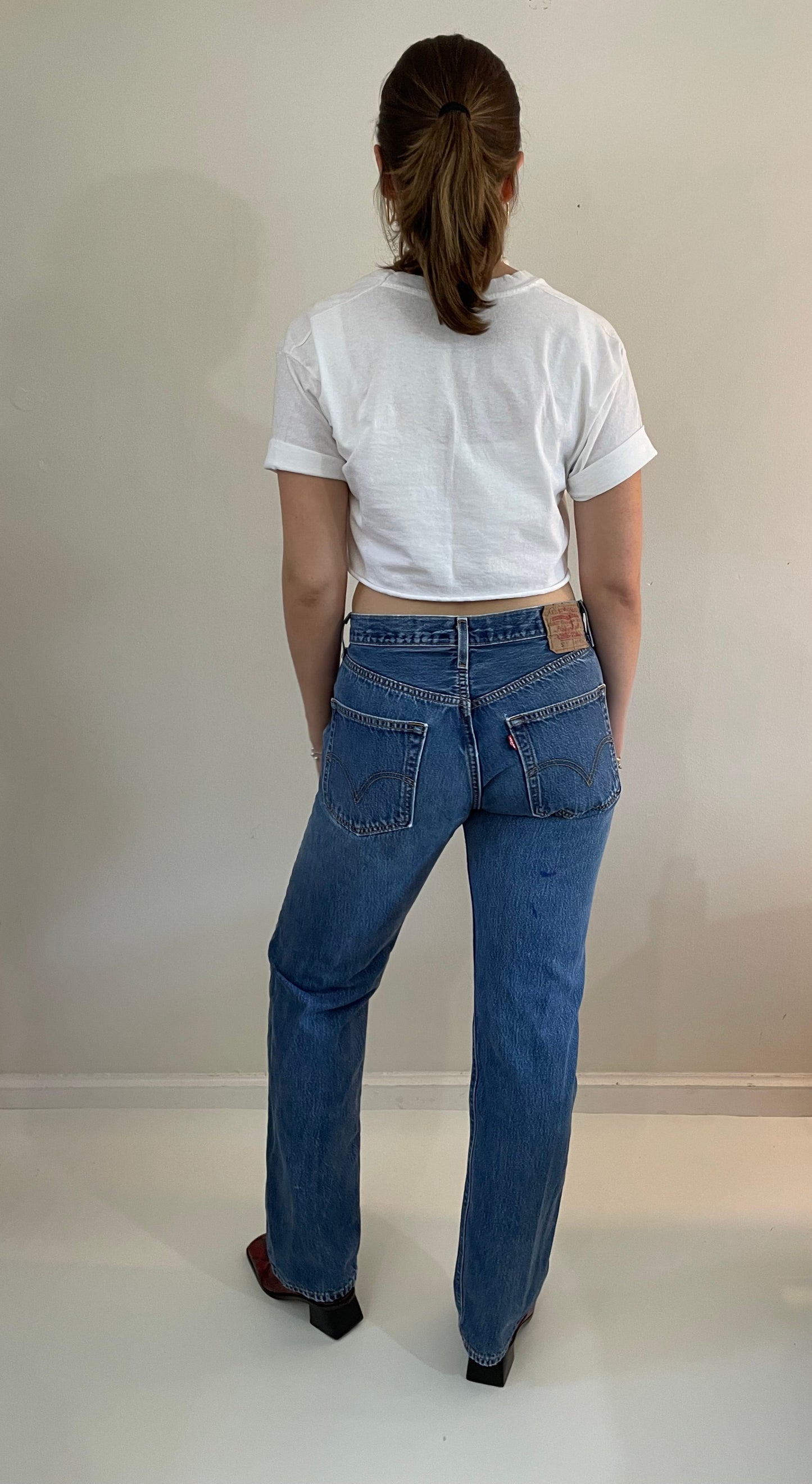 vintage 80s LEVIS 501 original faded medium wash button fly boyfriend Levis jeans size 31 x 32