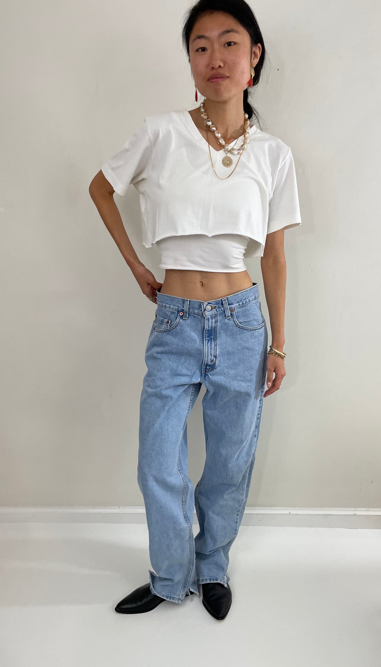 Vintage Levi's faded soft tall boyfriend relaxed fit zipper fly red tab light wash Levis 550 jeans size 31 x 34