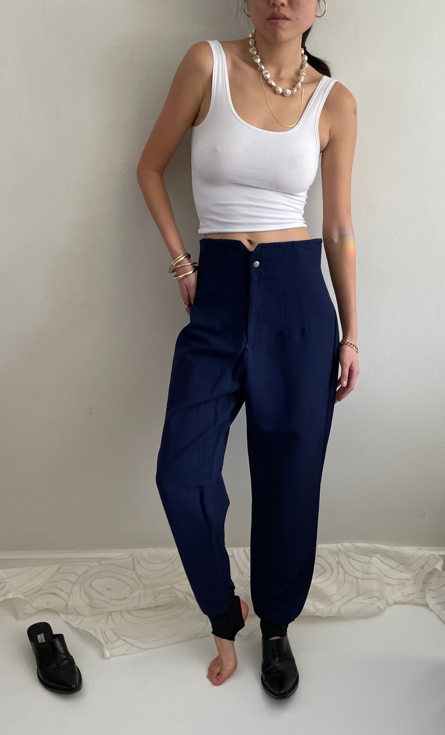 vintage Bogner navy blue ski snow pants Made in USA thick stretch snow bunny high waisted stirrup ski pants | Large
