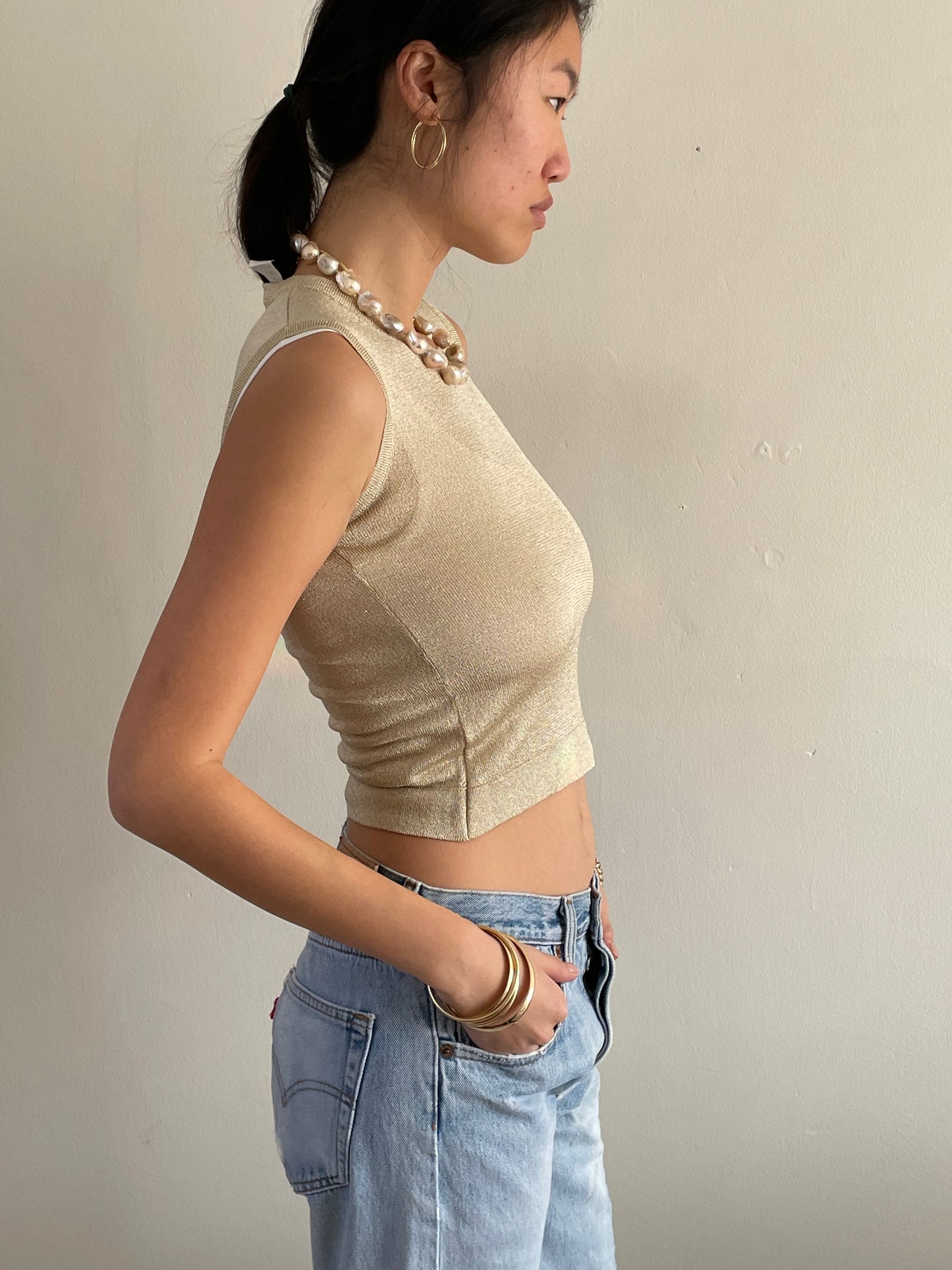 vintage gold knit designer cropped sleeveless t-shirt sweater tank top Avero Martini S