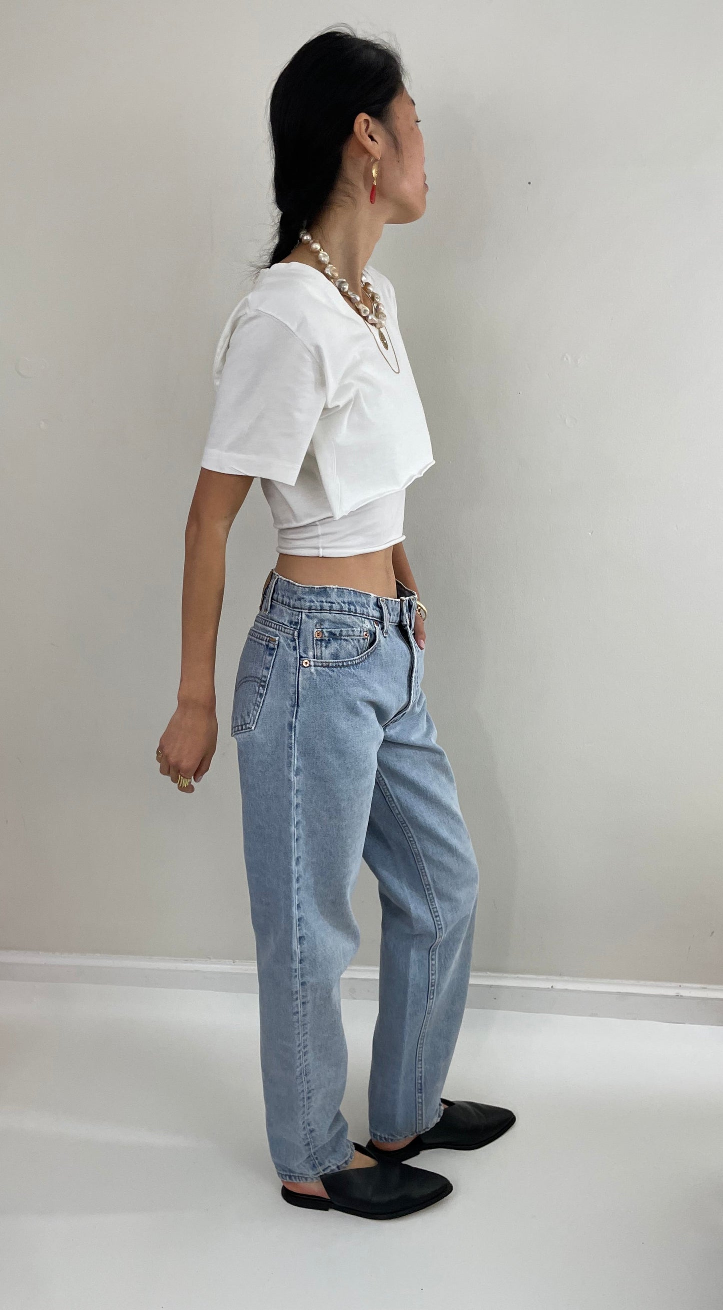 Vintage Levi's faded soft boyfriend relaxed fit high waisted zipper fly red tab light wash Levis 550 Dad jeans made in USA size Waist 31 x 33