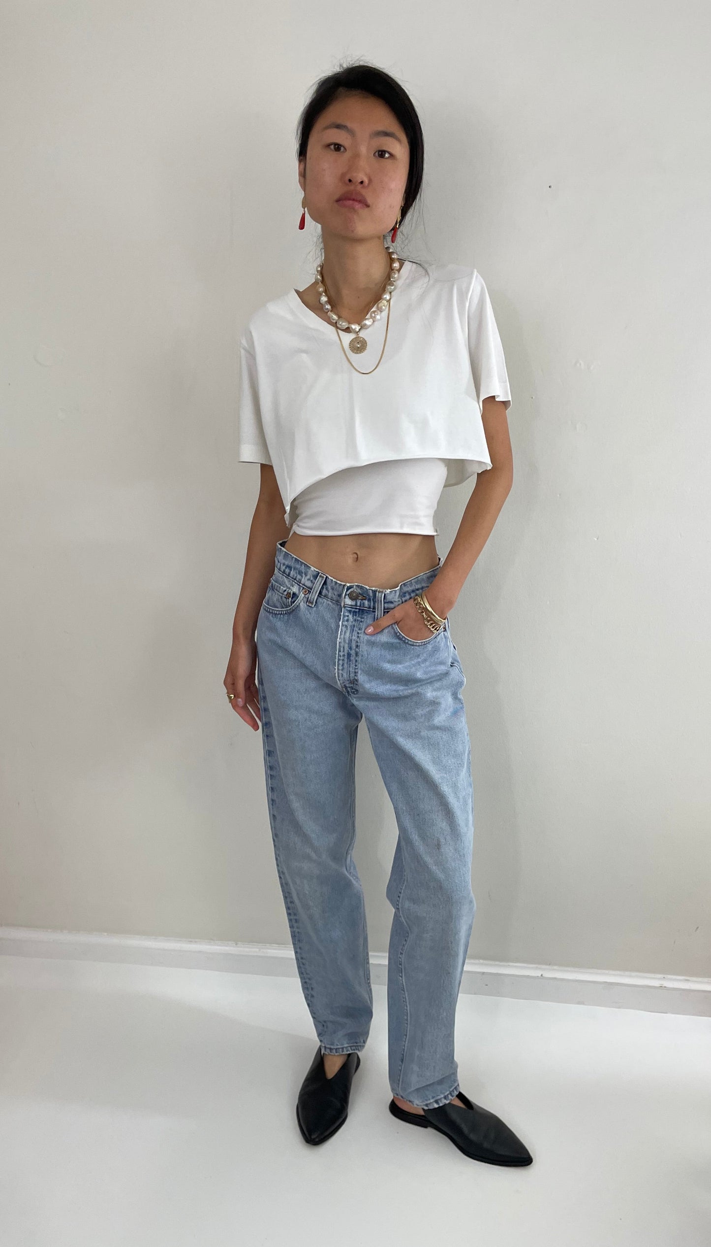 Vintage Levi's faded soft boyfriend relaxed fit high waisted zipper fly red tab light wash Levis 550 Dad jeans made in USA size Waist 31 x 33