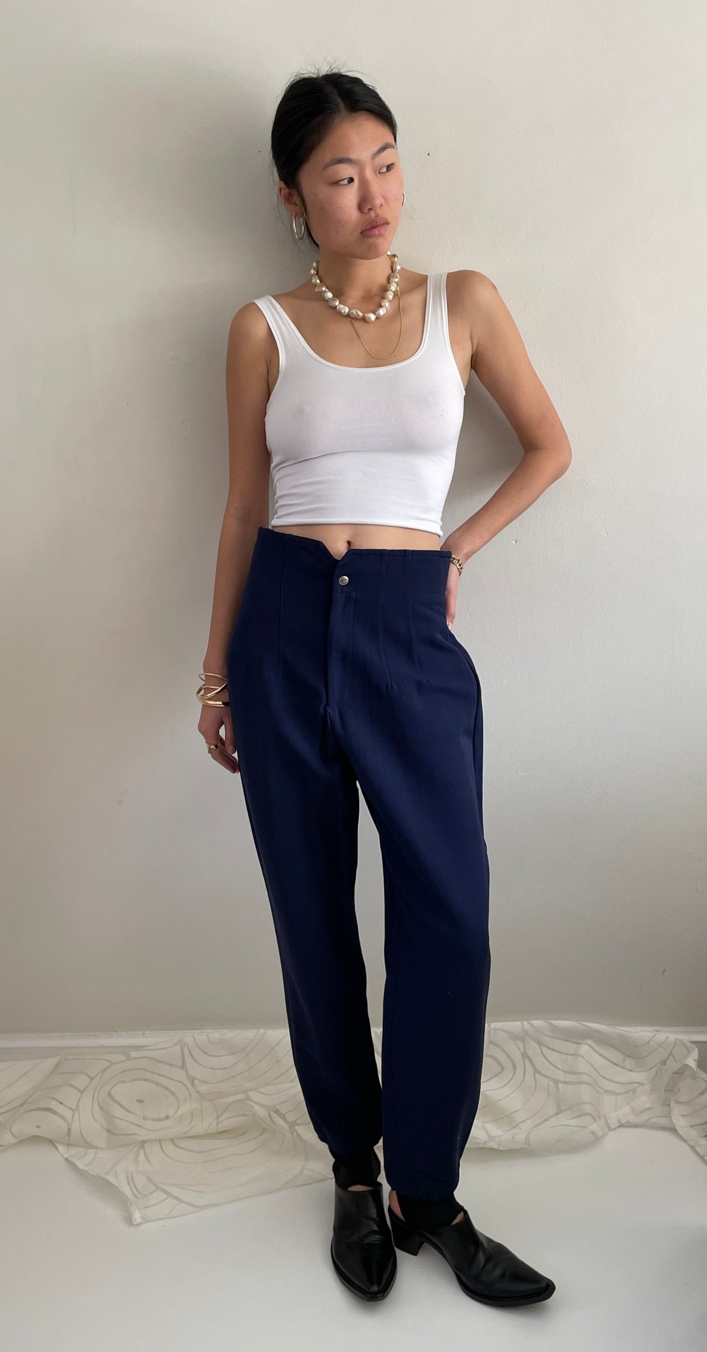 vintage Bogner navy blue ski snow pants Made in USA thick stretch snow bunny high waisted stirrup ski pants | Large
