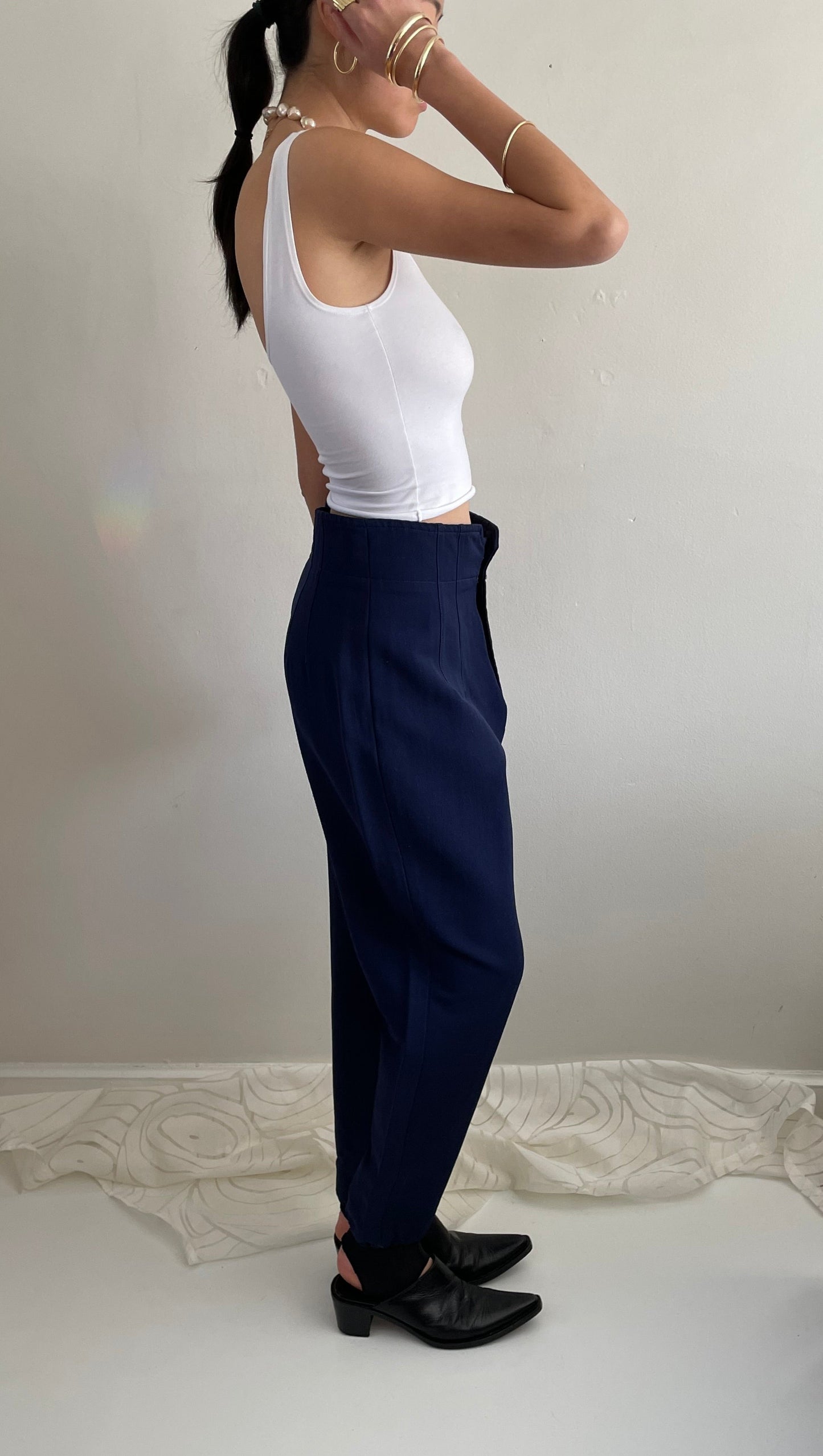 vintage Bogner navy blue ski snow pants Made in USA thick stretch snow bunny high waisted stirrup ski pants | Large