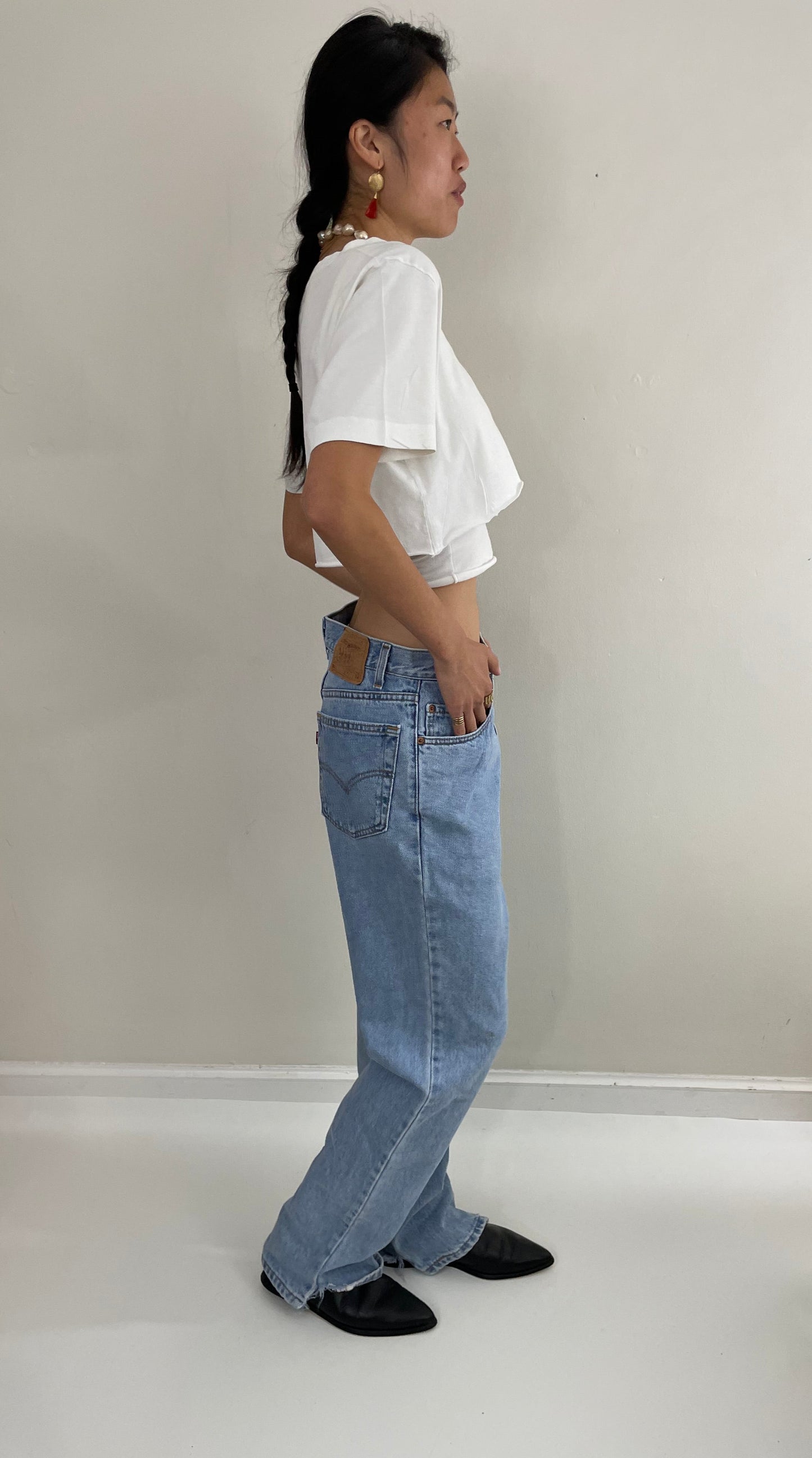 Vintage Levi's faded soft tall boyfriend relaxed fit zipper fly red tab light wash Levis 550 jeans size 31 x 34