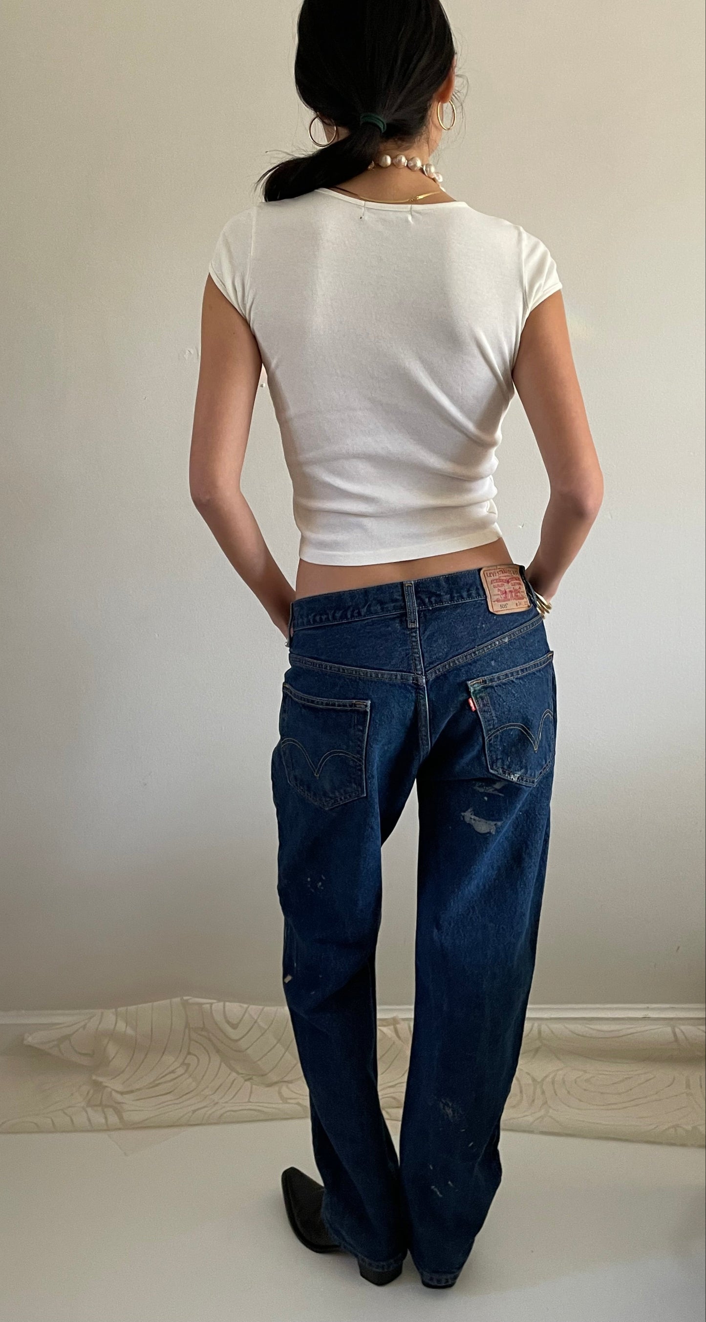 vintage Levi's 505 relaxed dark wash baggy wide leg zipper fly Levis jeans 32 x 32