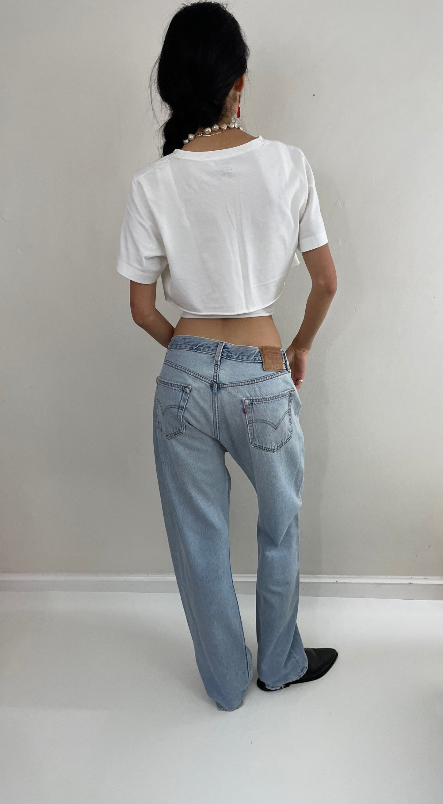 34 Vintage 80s Levis 501 button fly soft faded tall boyfriend baggy Levis jeans made in USA size 34 x 31