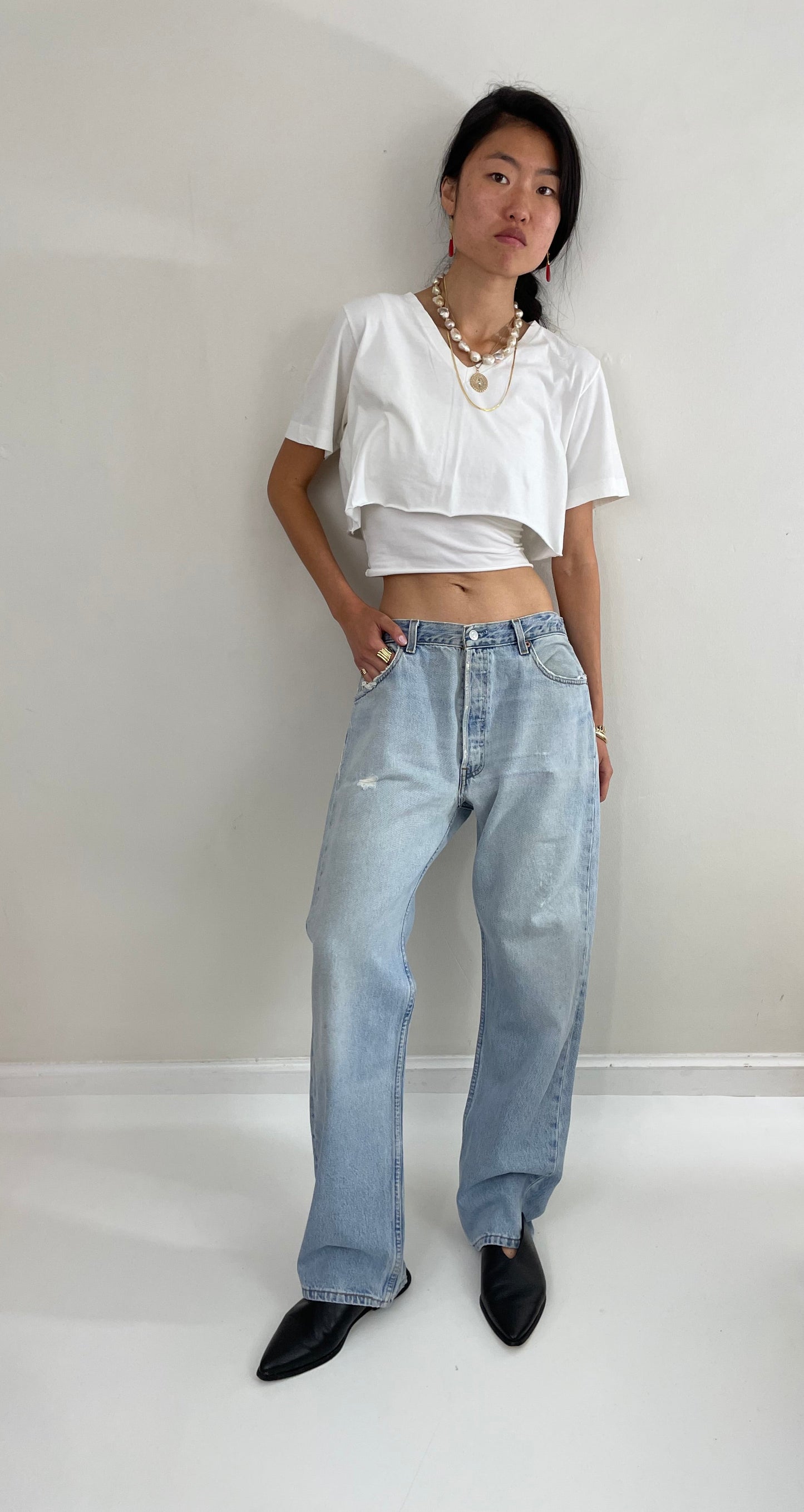 34 Vintage 80s Levis 501 button fly soft faded tall boyfriend baggy Levis jeans made in USA size 34 x 31