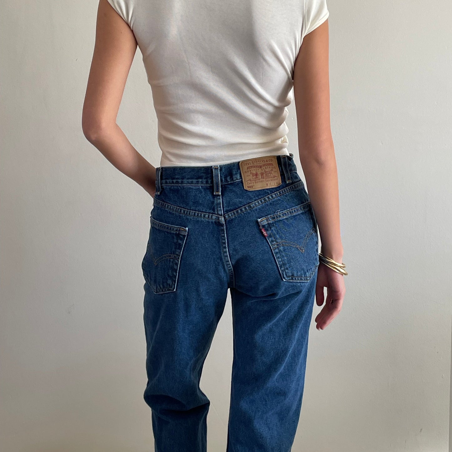 vintage Levi's 505 dark wash zipper fly cowboy boyfriend boot leg Levis jeans 30