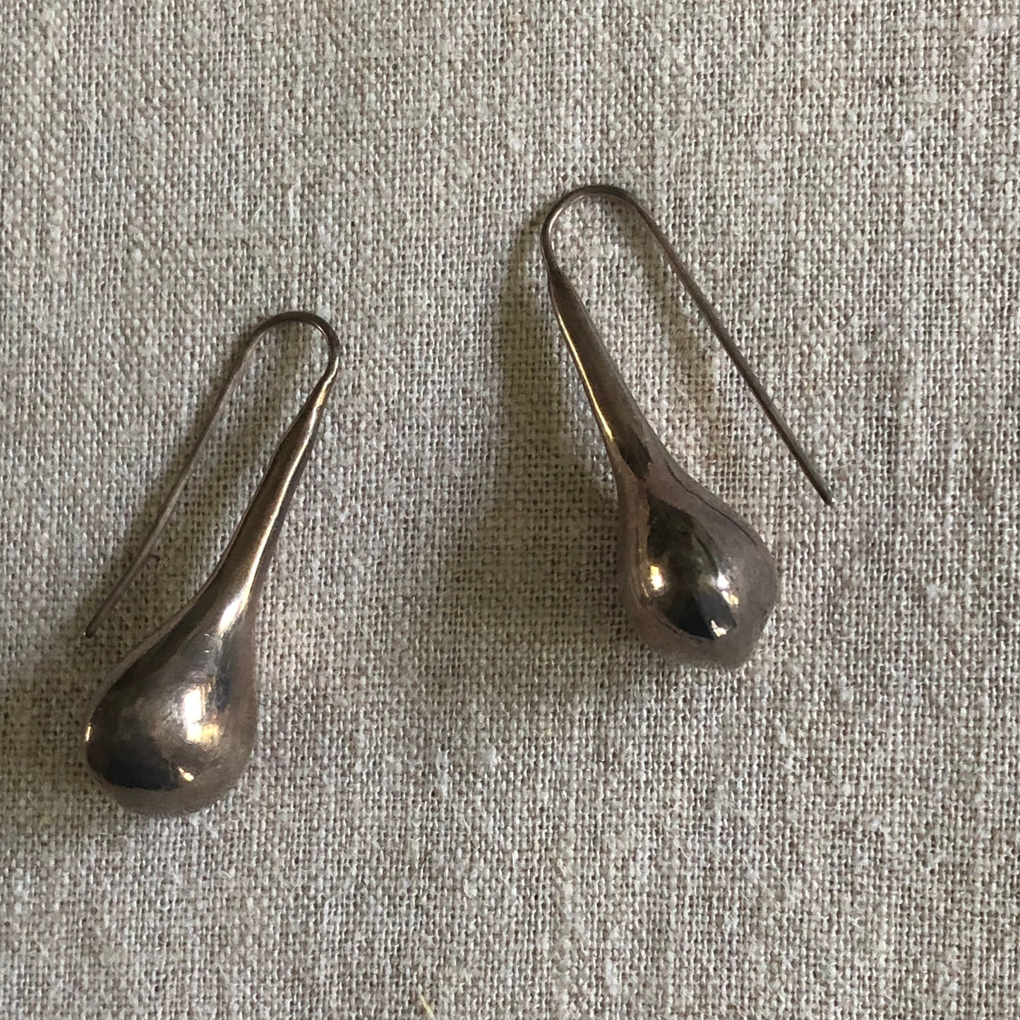 vintage 90s Taxco sterling silver 925 handcrafted puffy drop teardrop dangle pierced earrings Mexico Taxco