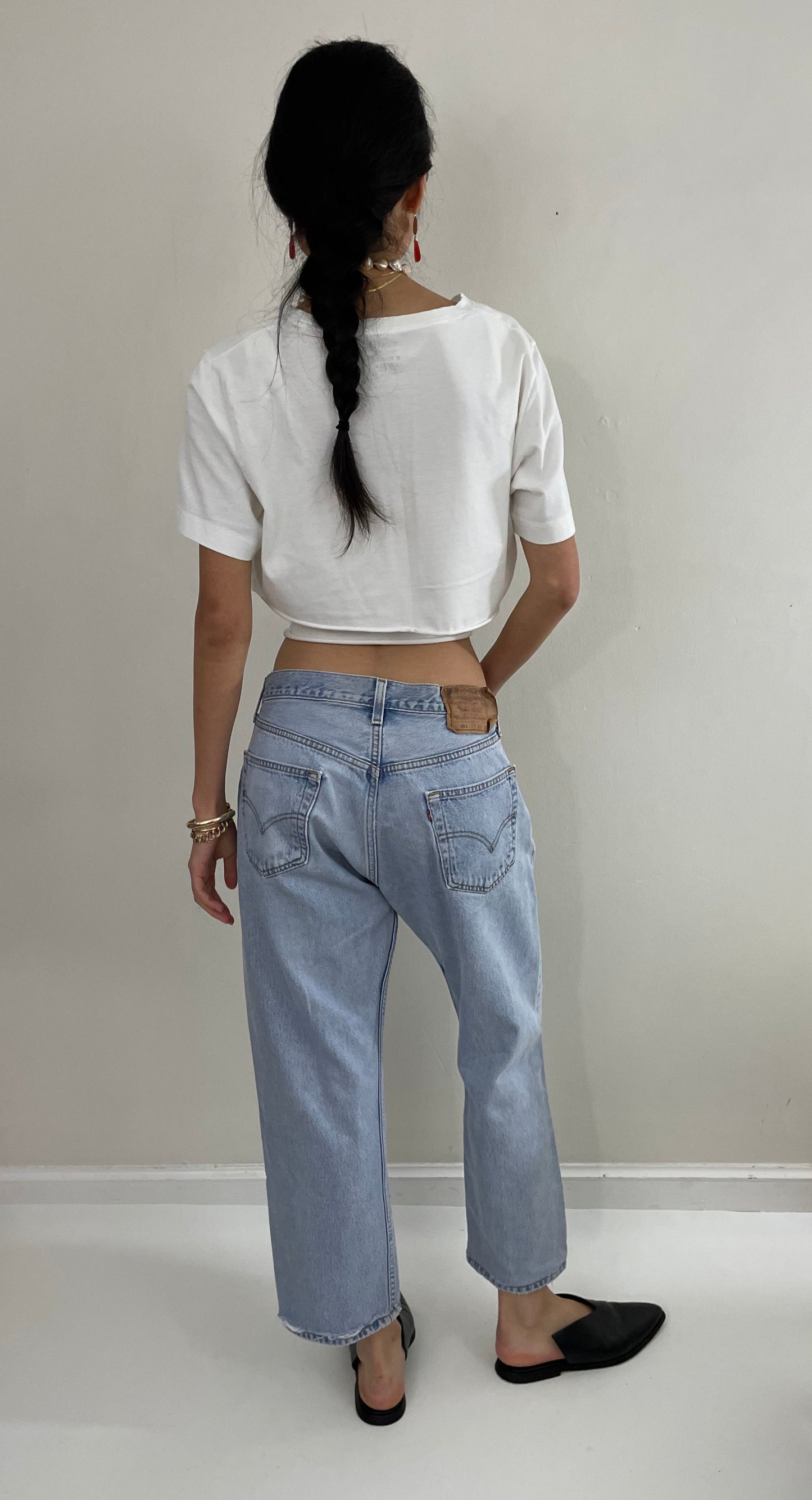 33 Vintage 80s Levis 501 button fly faded button fly boyfriend jeans made in USA size 33 x 26