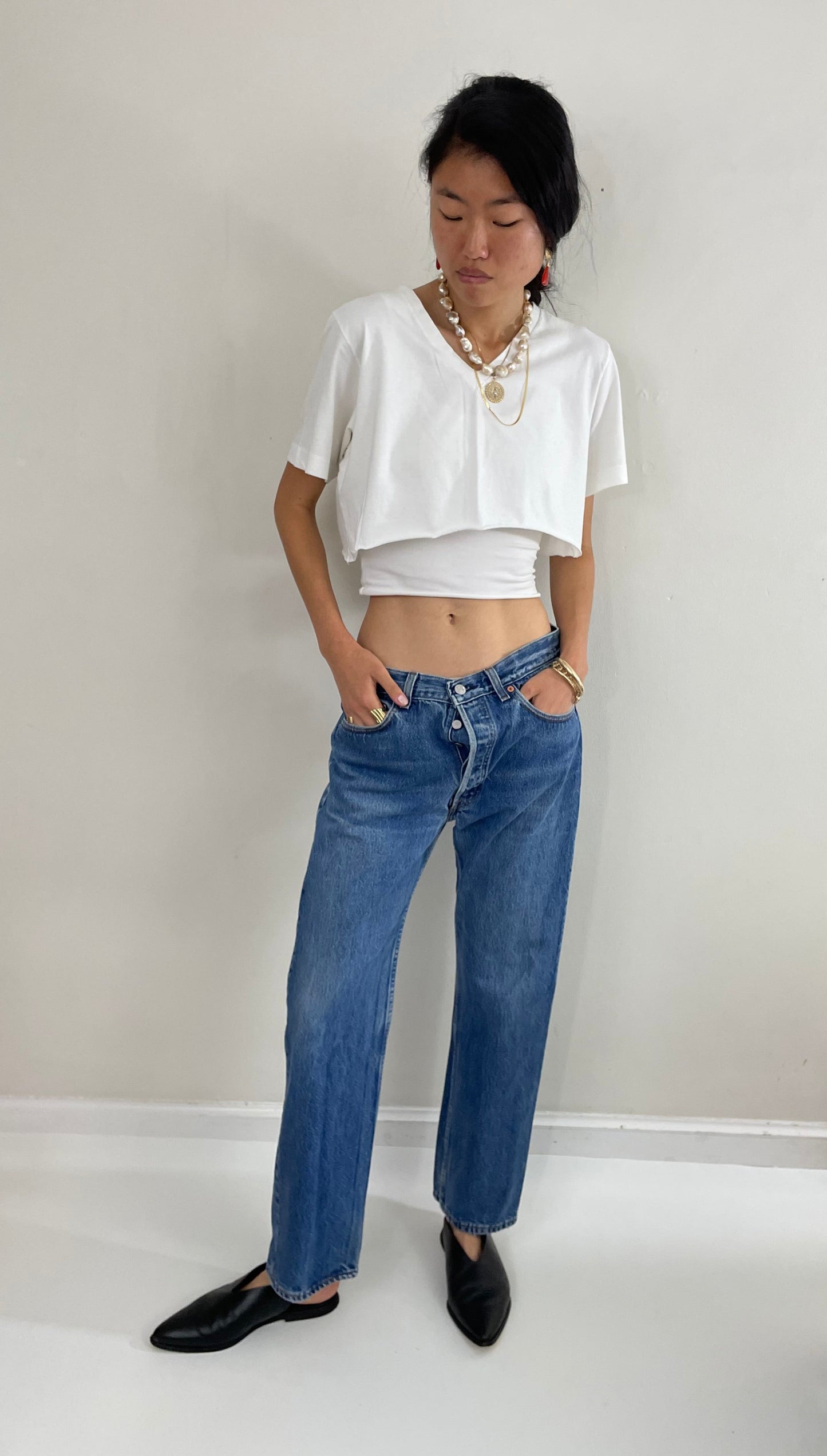 31 Vintage 80s Levi's 501 faded medium wash iconic red tab button fly LEVIS jeans made in USA size 31 x 29