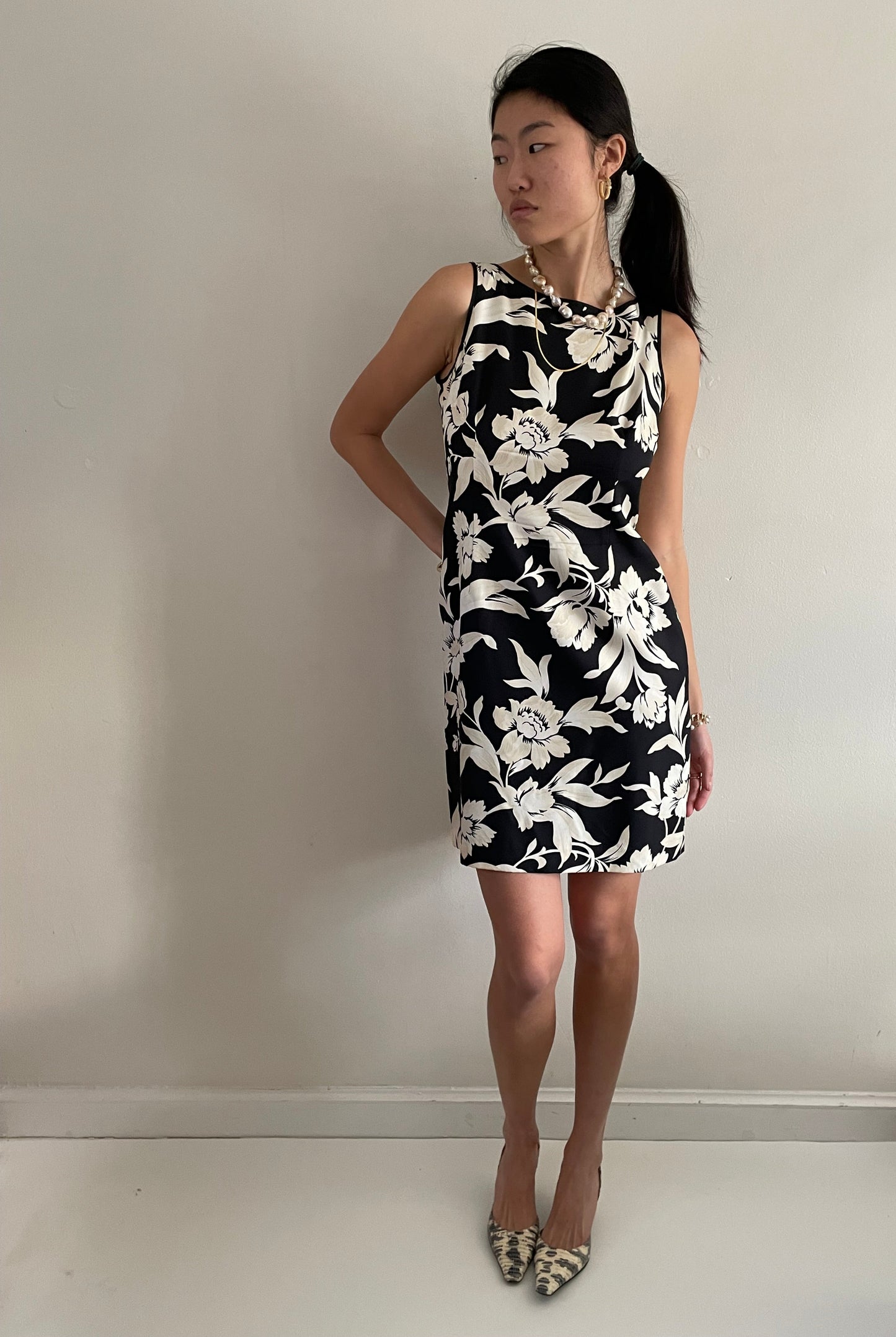 vintage 90s 100% silk black oatmeal floral mini sleeveless mini shift dress Small