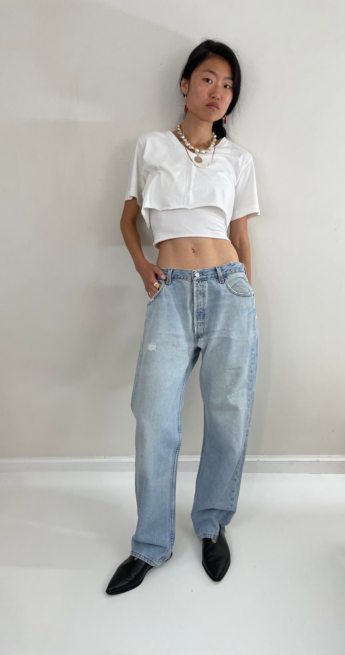 34 Vintage 80s Levis 501 button fly soft faded tall boyfriend baggy Levis jeans made in USA size 34 x 31