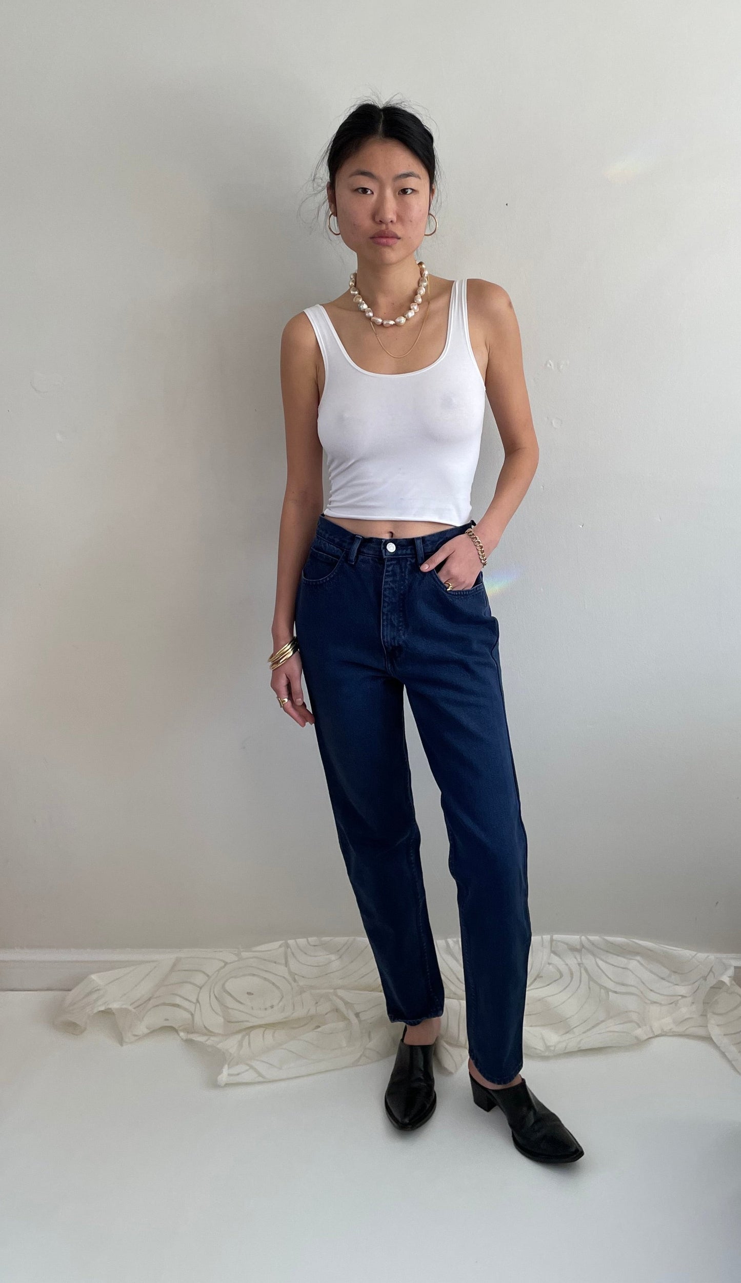 vintage 90s GUESS dark blue high waisted jeans 27 Waist