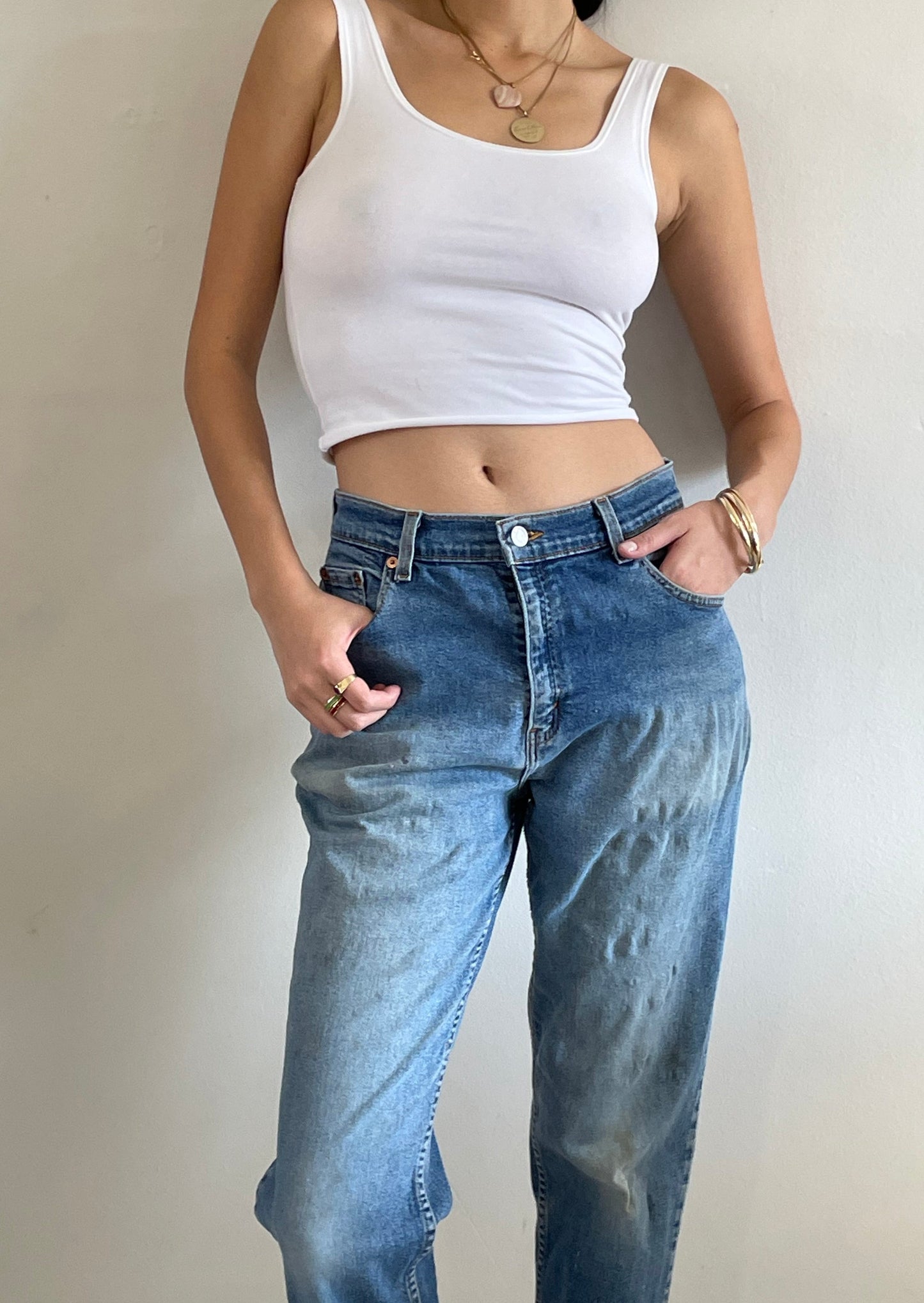vintage Y2K Levi's 550 faded stretch Levis jeans