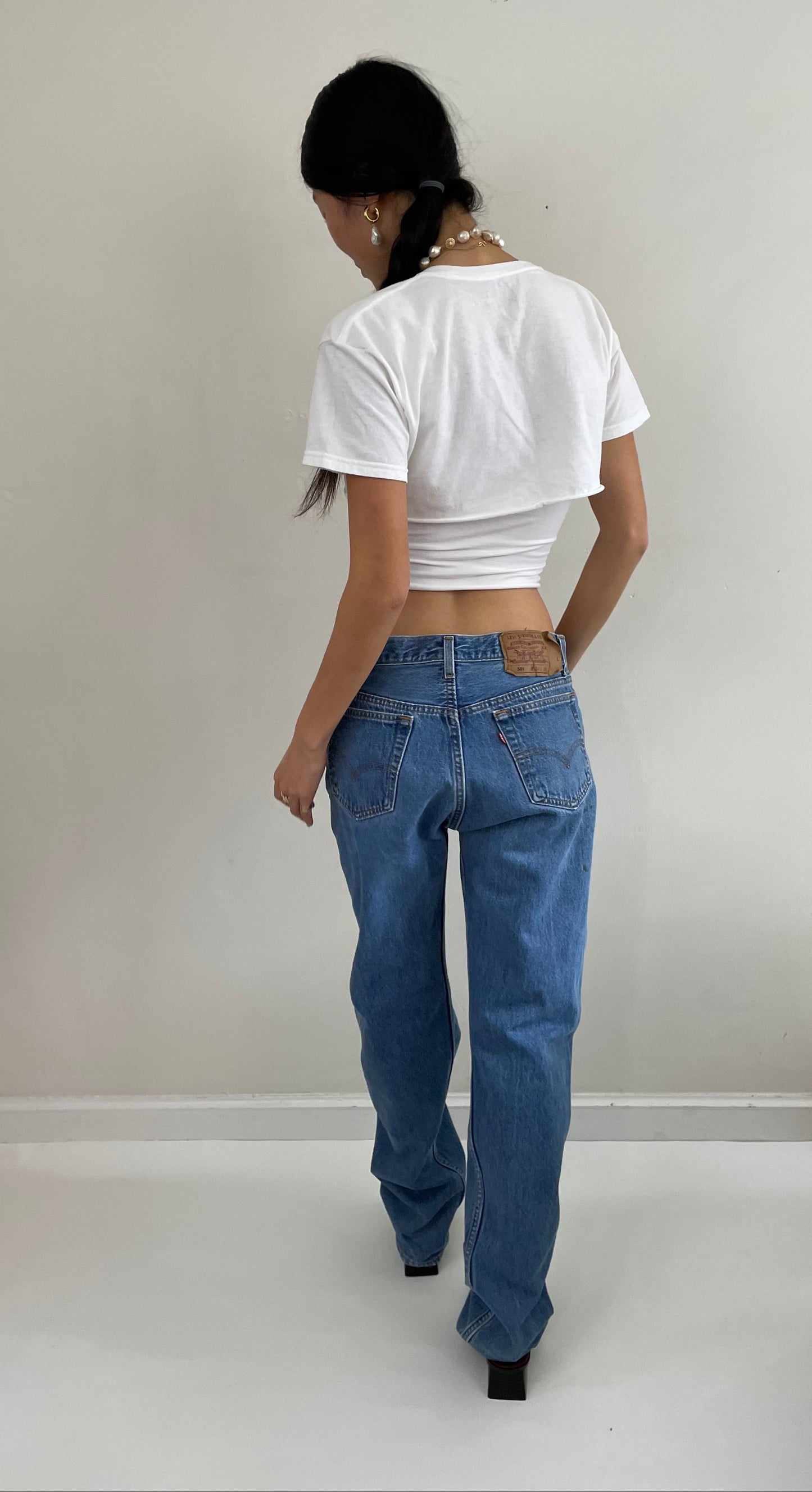 Vintage 80s Levis 501 Button Fly Tall Boyfriend Medium Wash Jeans 32x35