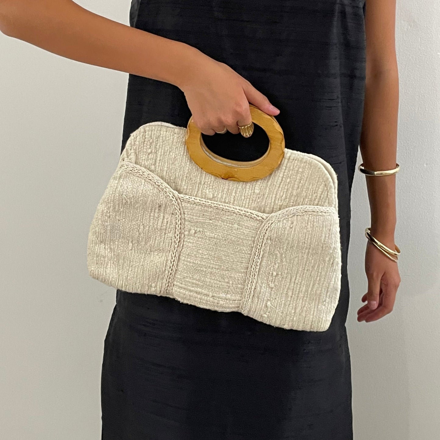 vintage wooden top handle nubby woven cream ivory purse handbag clutch