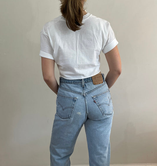 vintage Levi's 550 faded soft boyfriend relaxed fit zipper fly red tab light wash Levis jeans size Waist 30 x 32