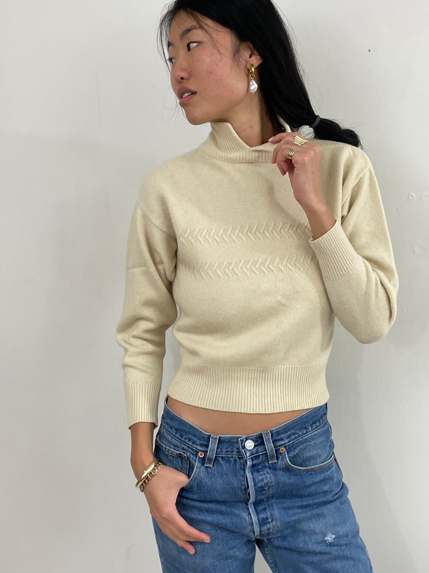 Vintage 100% Cashmere Cropped Mockneck Ivory Cream Thick Sweater | Small